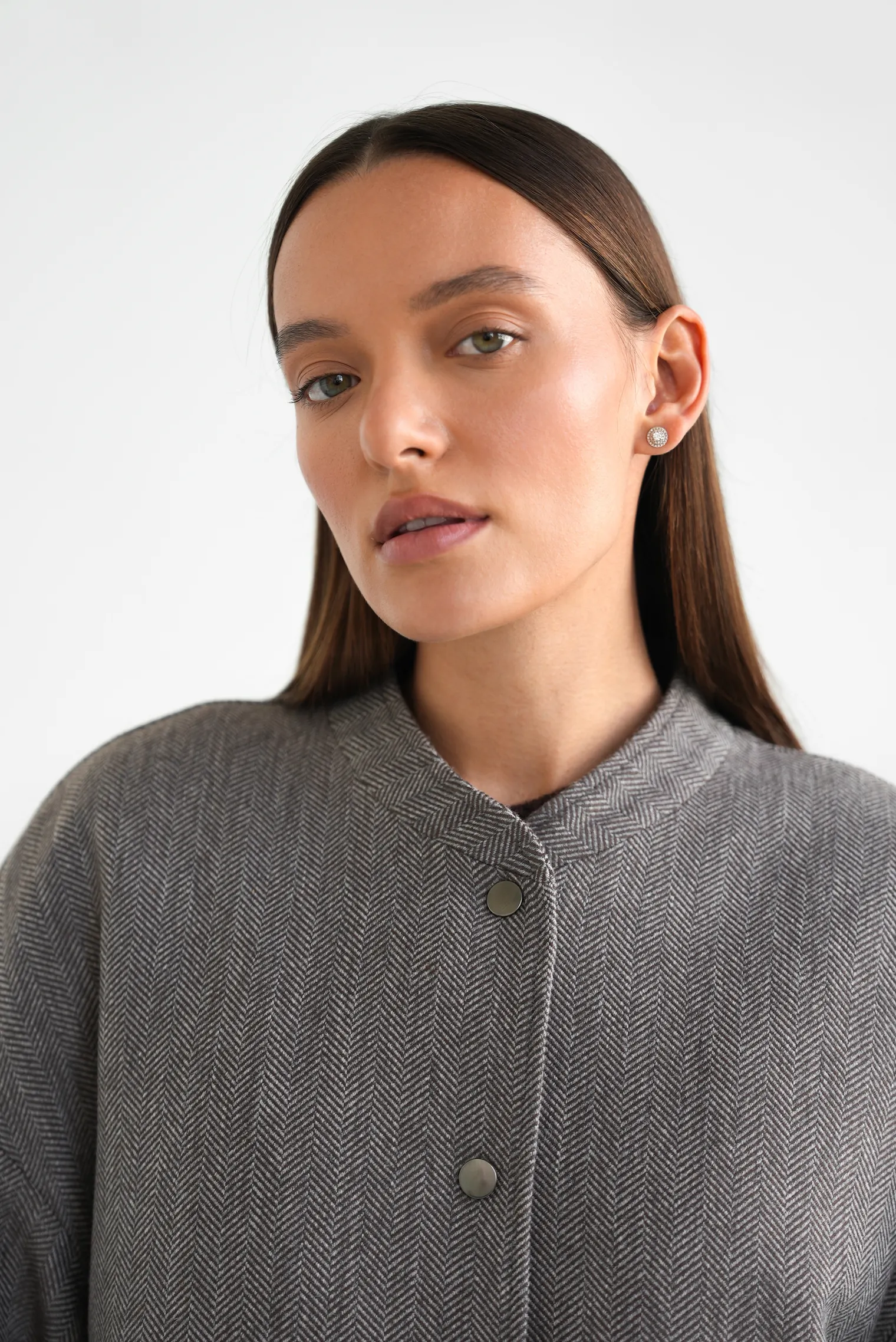 Бомбер свободного кроя из шерсти цвета коричневый/серый в ёлочку фото 2