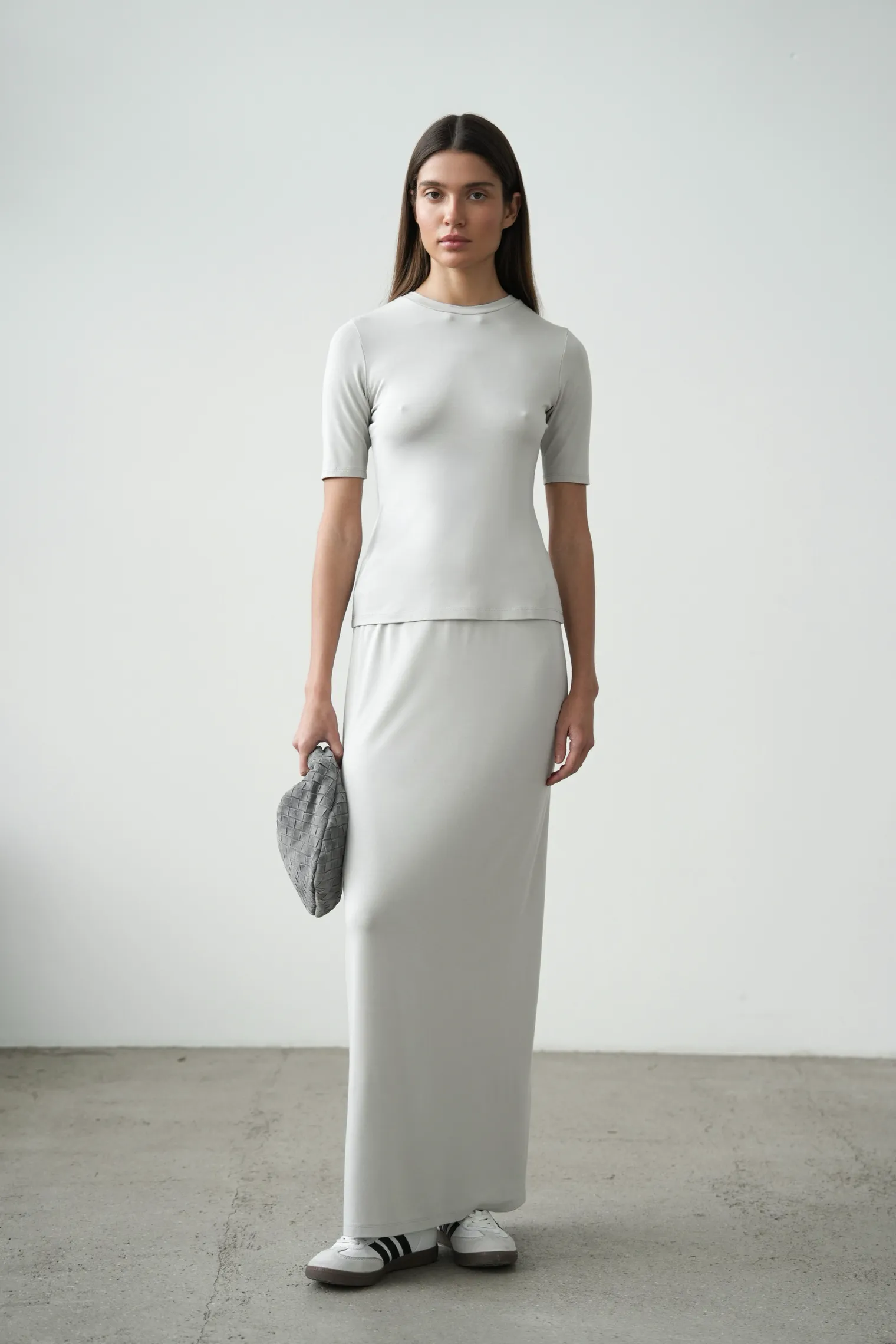 Юбка из тонкого трикотажа пепельного цвета фото 3