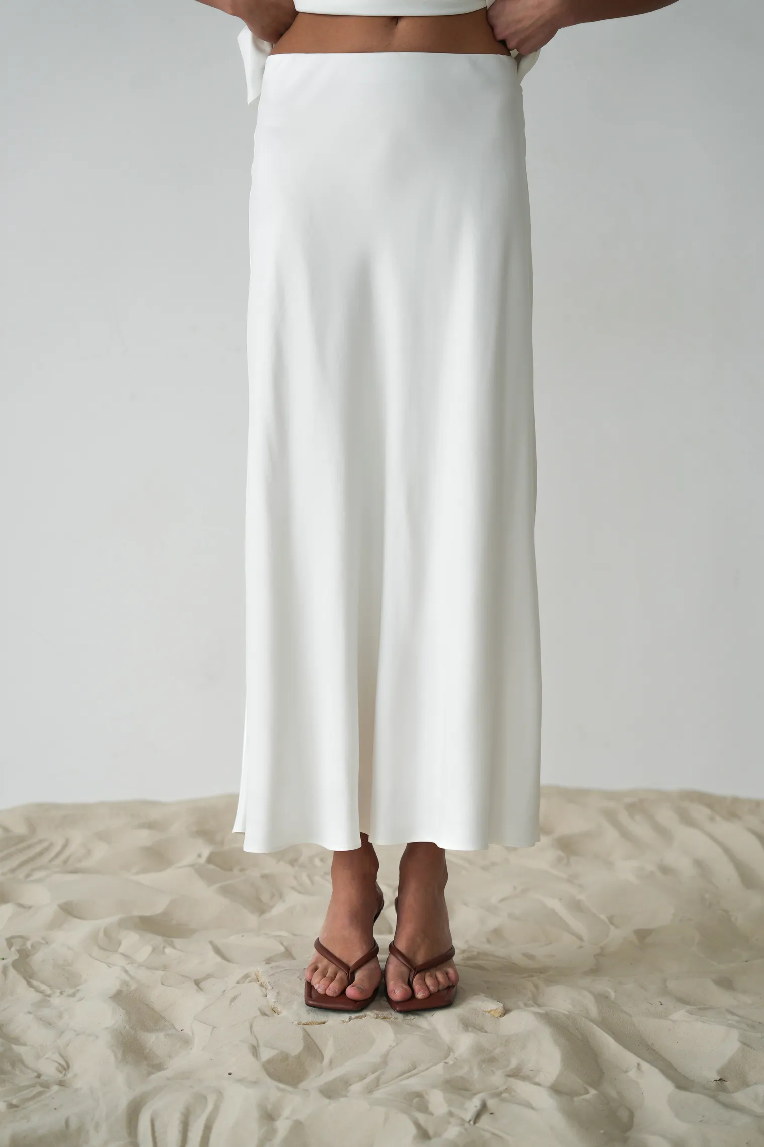 Юбка миди из вискозы белого цвета фото 6