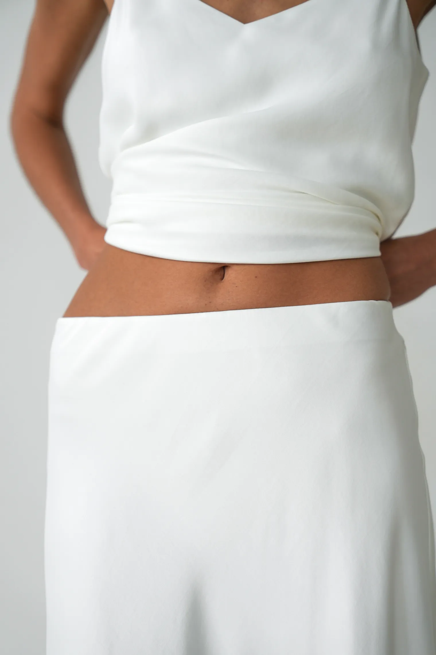 Юбка миди из вискозы белого цвета фото 2