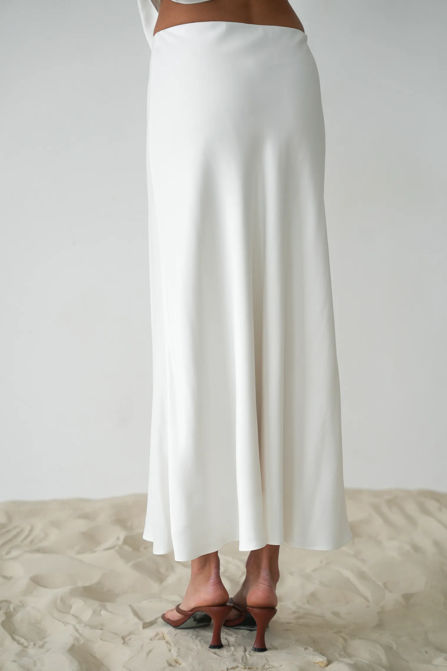 Юбка миди из вискозы белого цвета фото 4