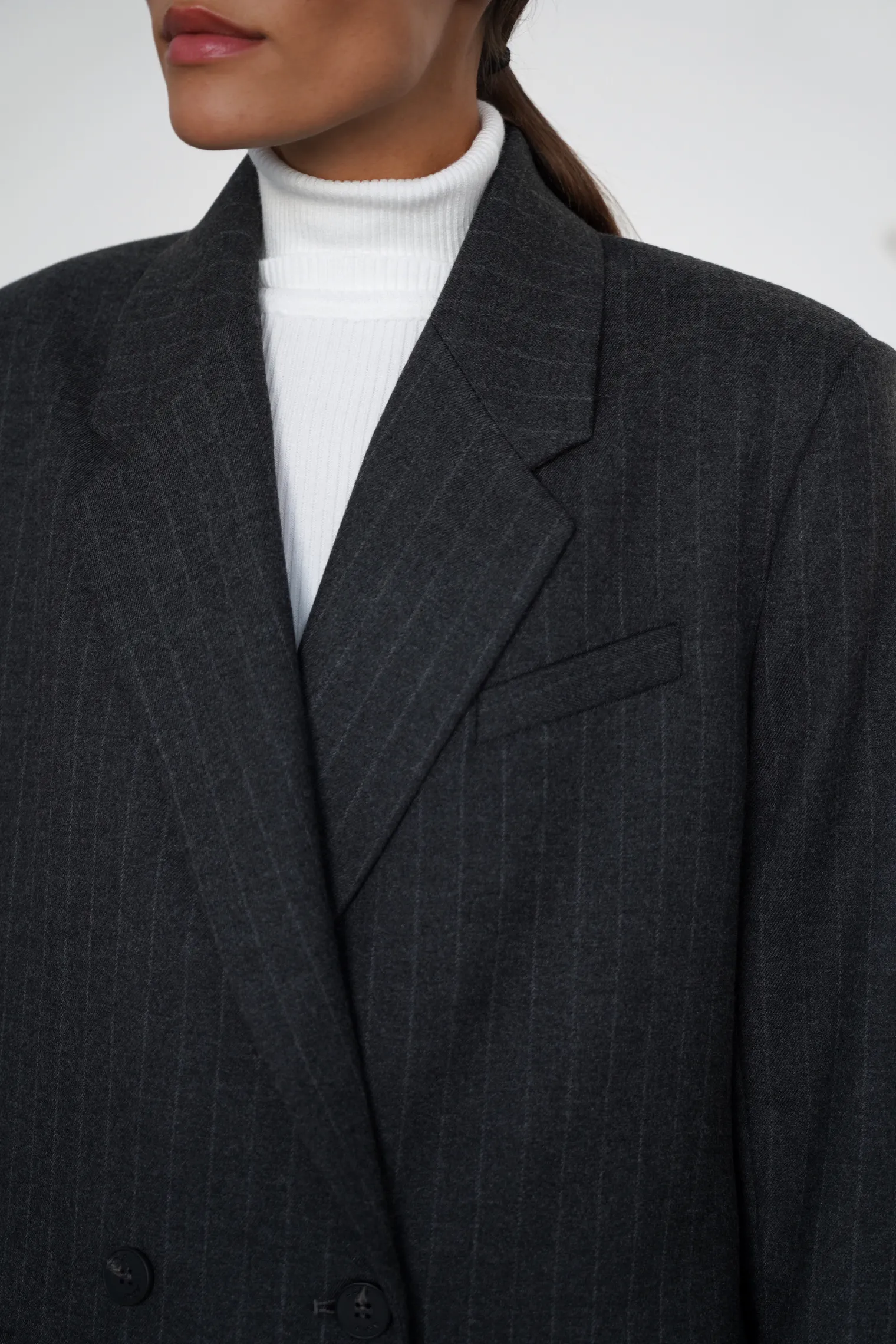 Двубортный жакет свободного кроя в полоску графитового цвета фото 2