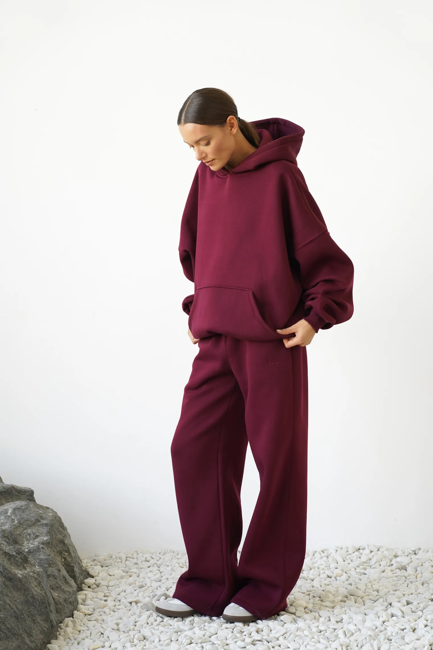 Брюки прямого кроя на кулисе бордового цвета фото 5