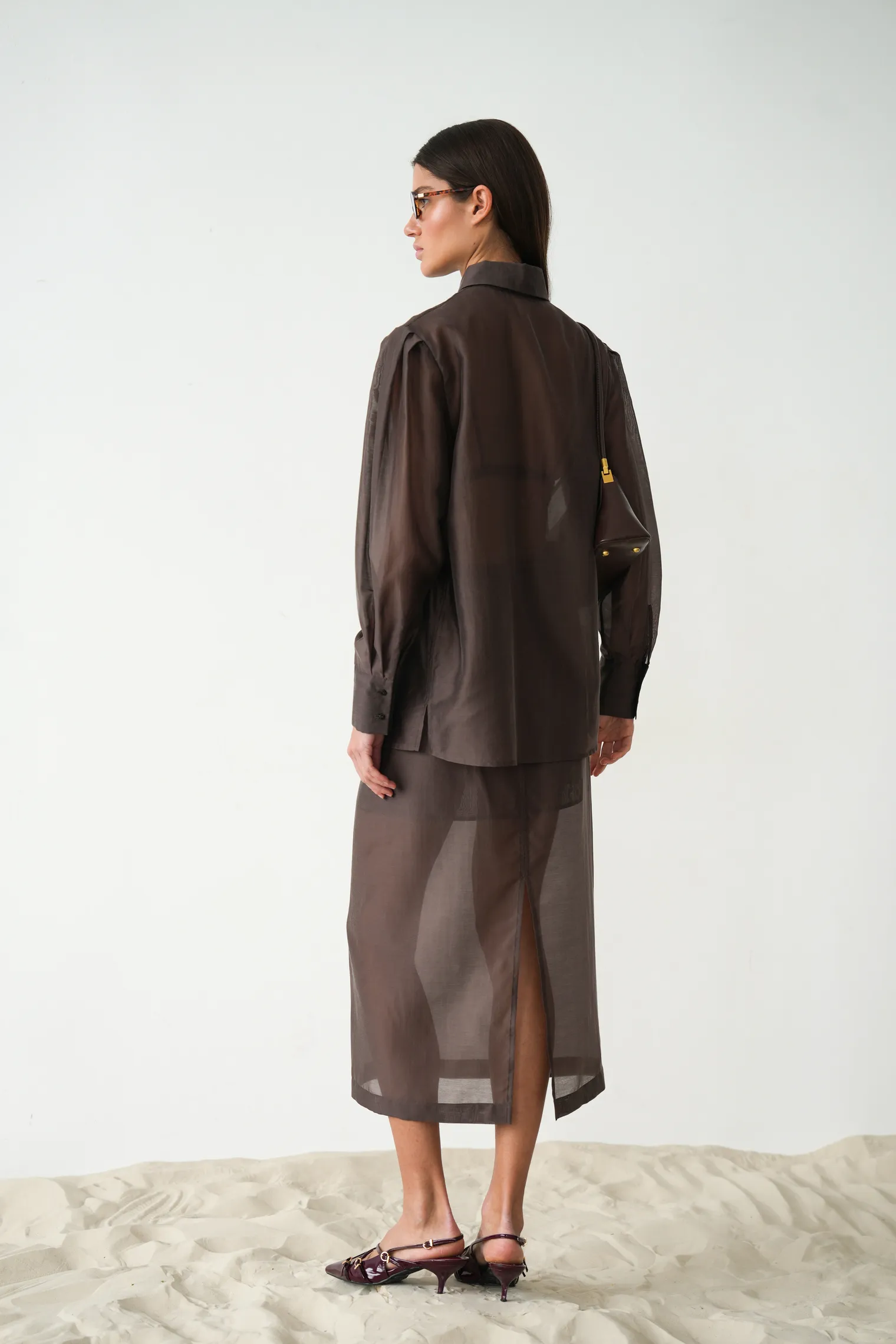 Рубашка из прозрачной ткани шоколадного цвета фото 4