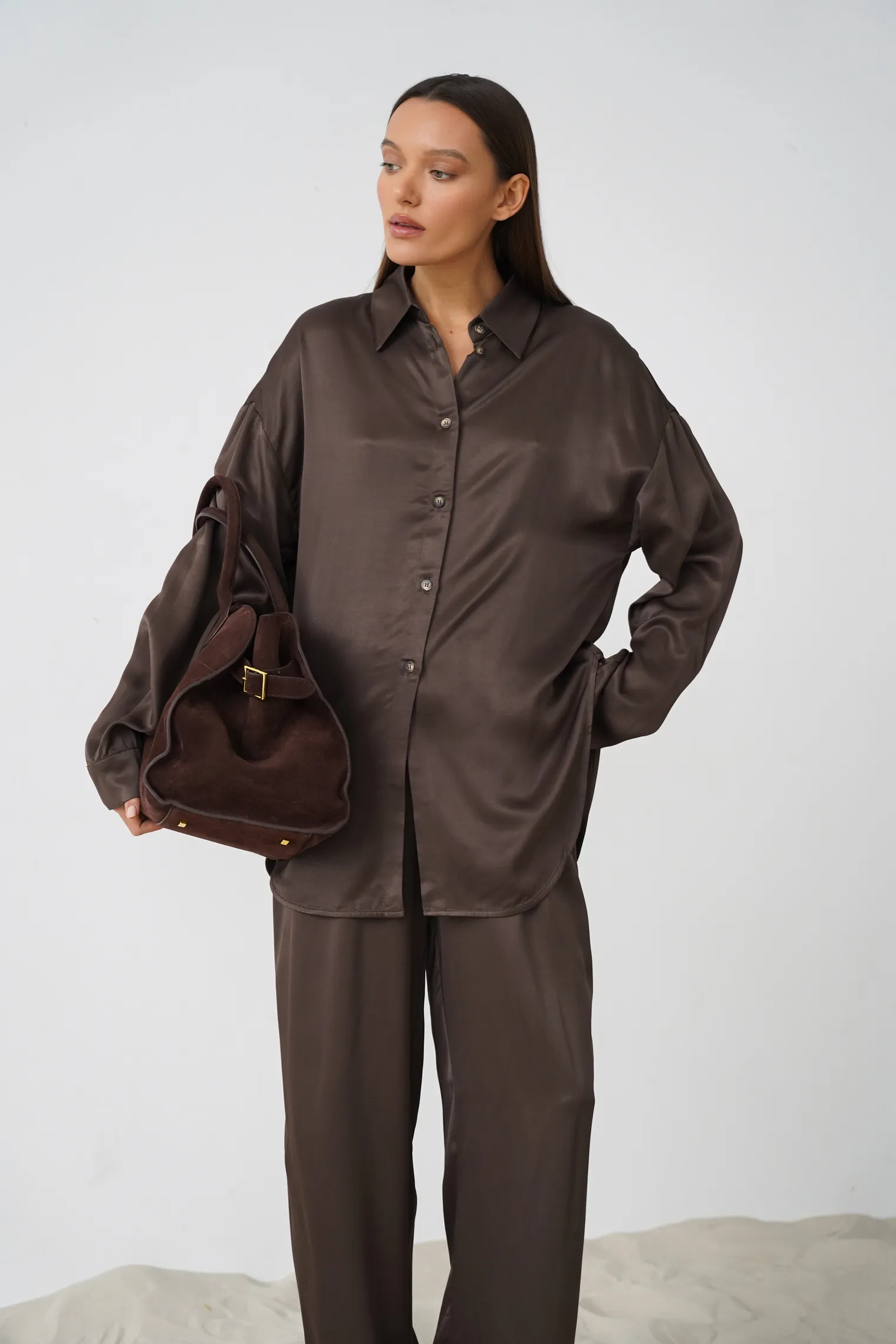 Рубашка свободного кроя с длинным рукавом шоколадного цвета фото 5