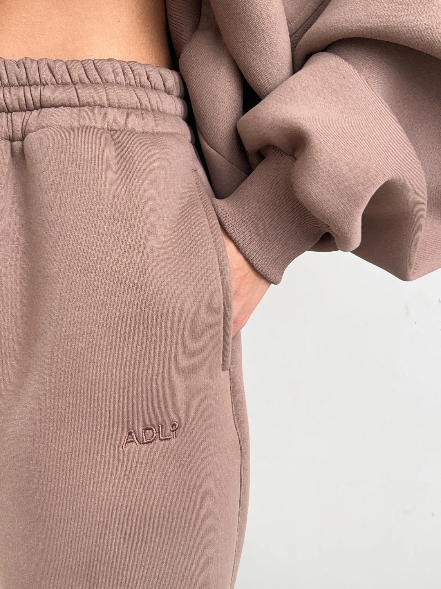 Брюки прямого кроя на кулисе цвета капучино фото 2