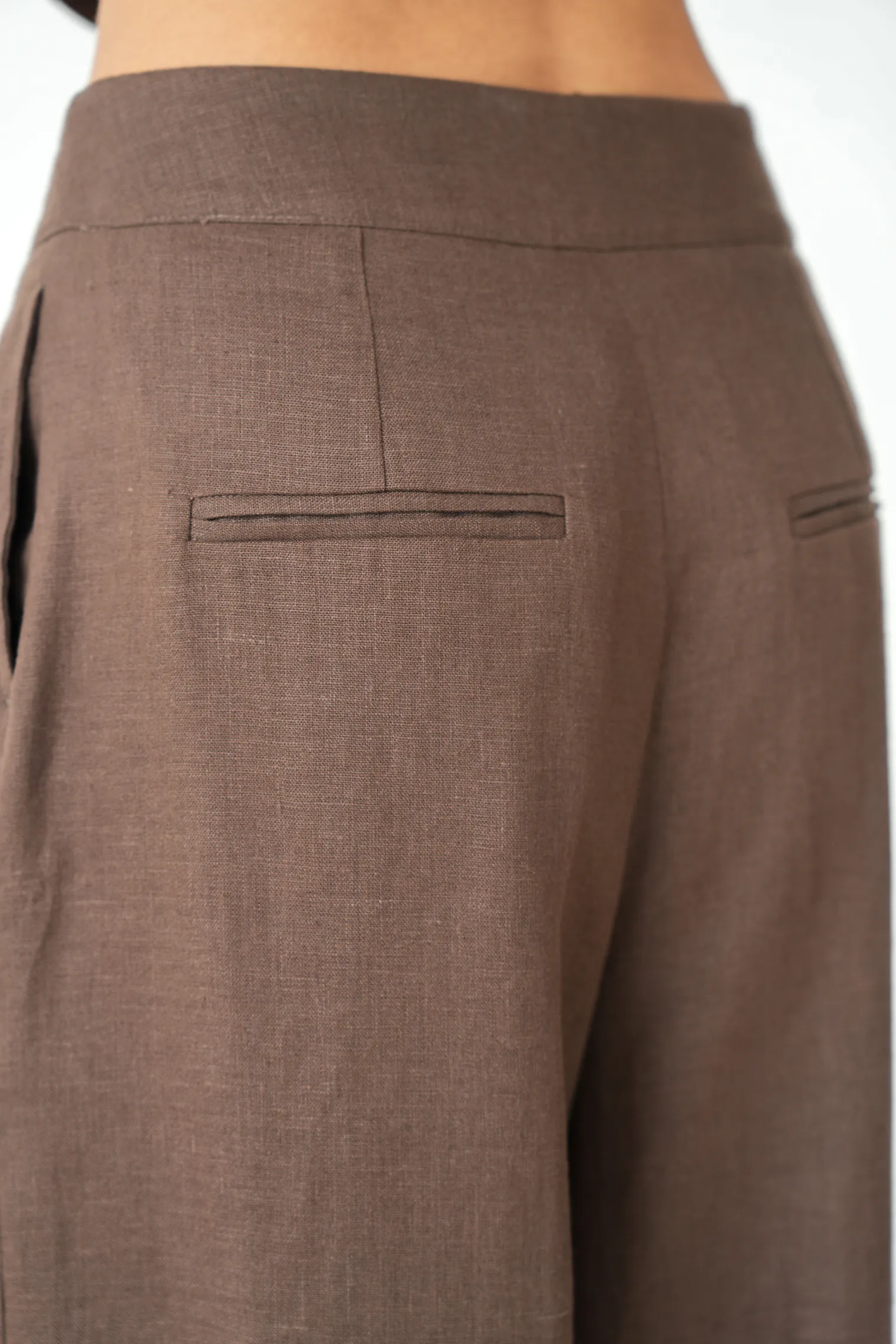 Брюки широкого кроя с завышенной талией со складками шоколадного цвета фото 6