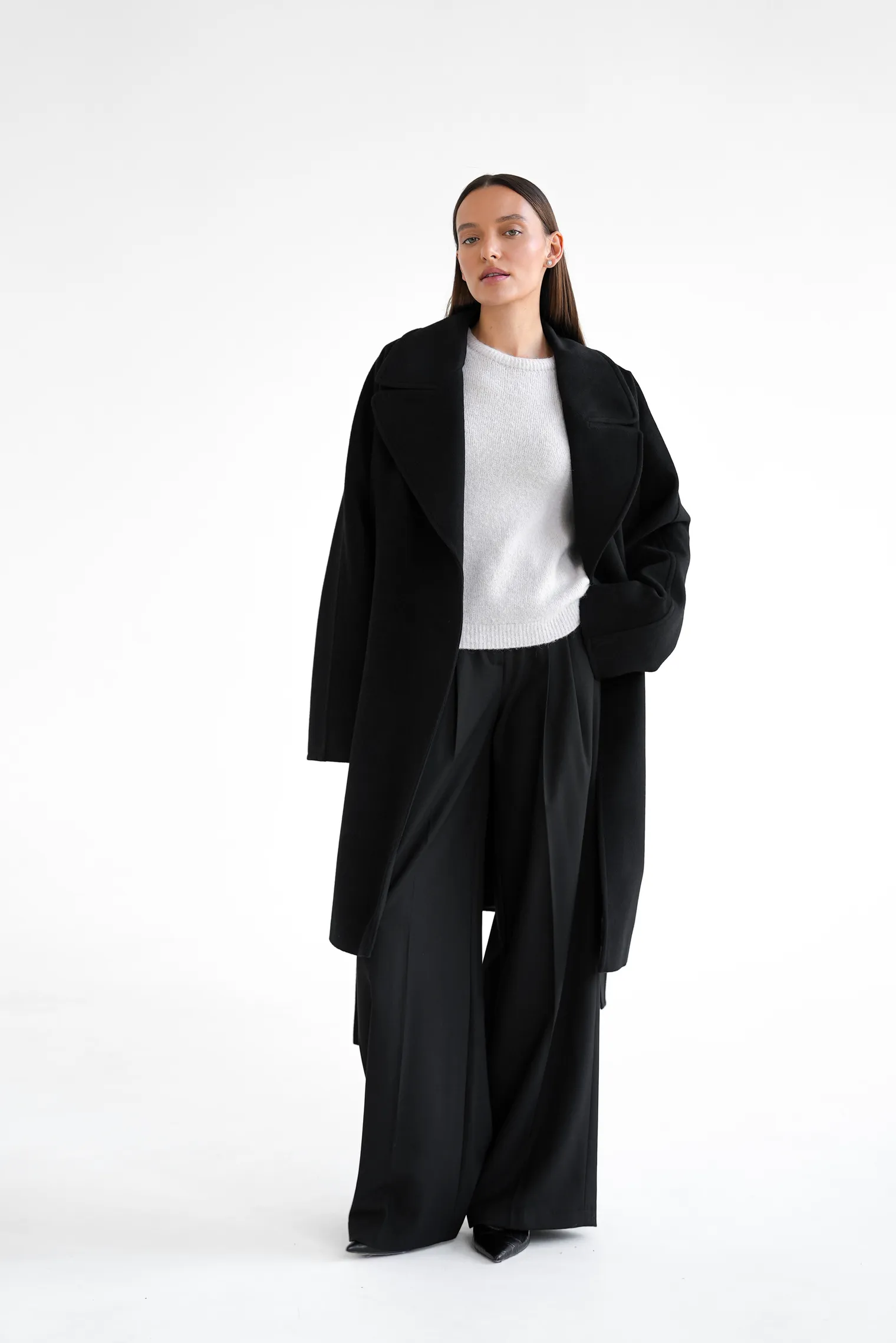 Пальто-халат укороченное с цельнокройным рукавом чёрного цвета фото 5