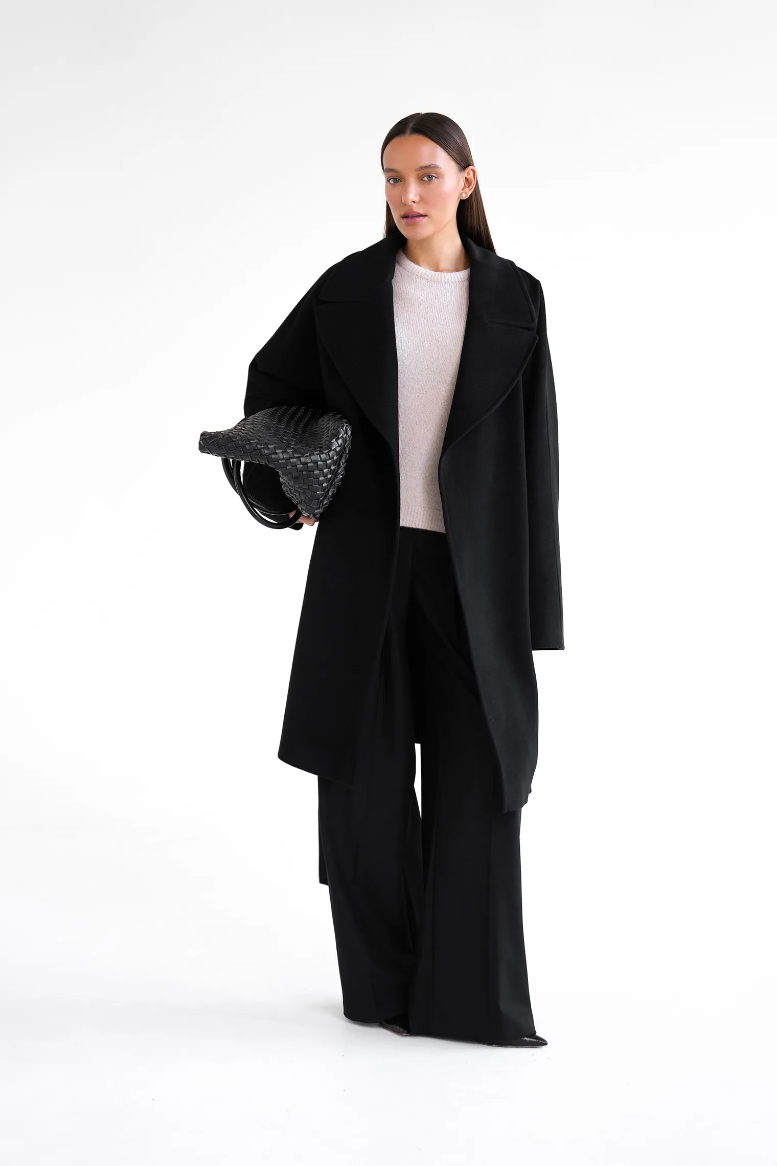 Пальто-халат укороченное с цельнокройным рукавом чёрного цвета фото 3