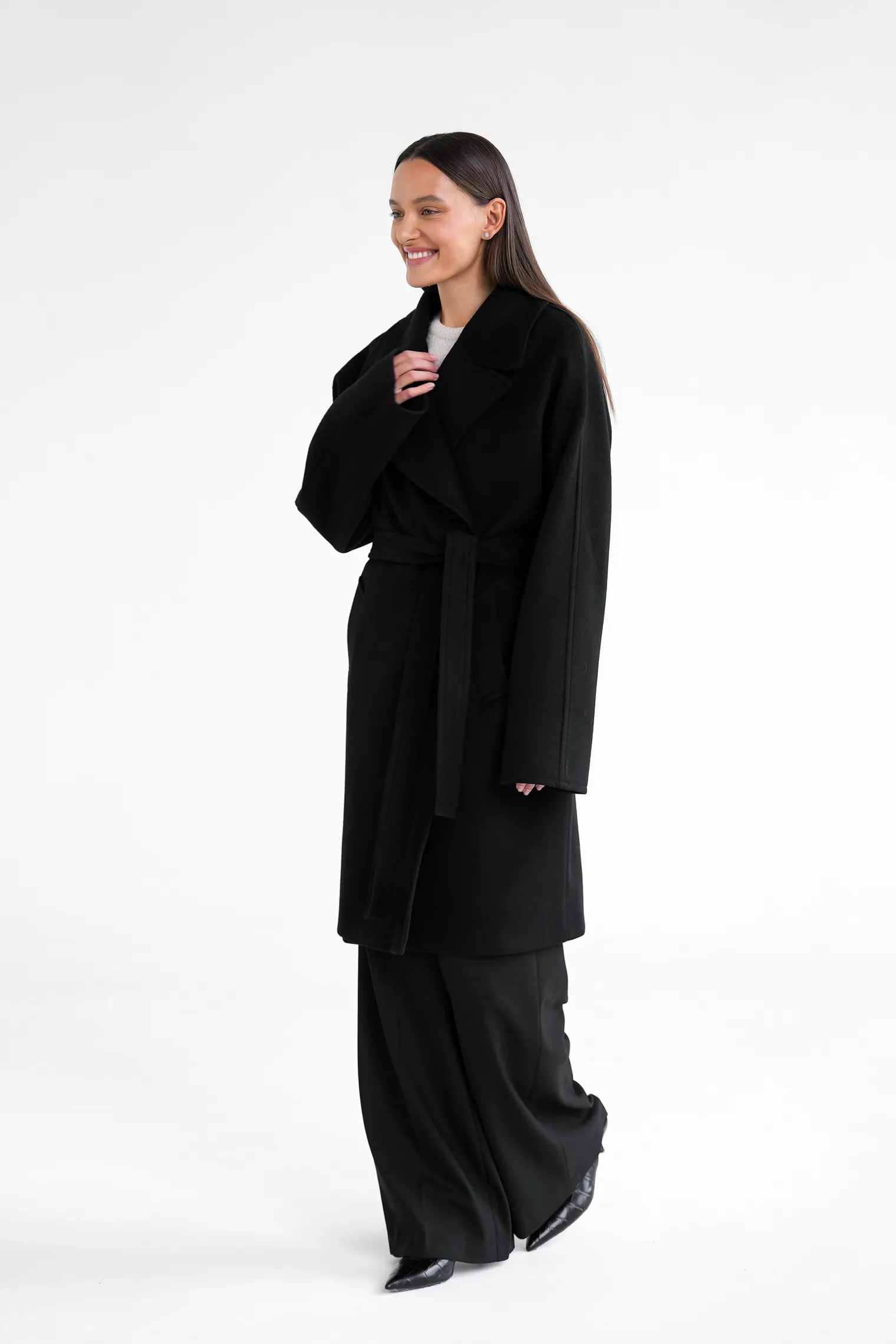 Пальто-халат укороченное с цельнокройным рукавом чёрного цвета фото 6