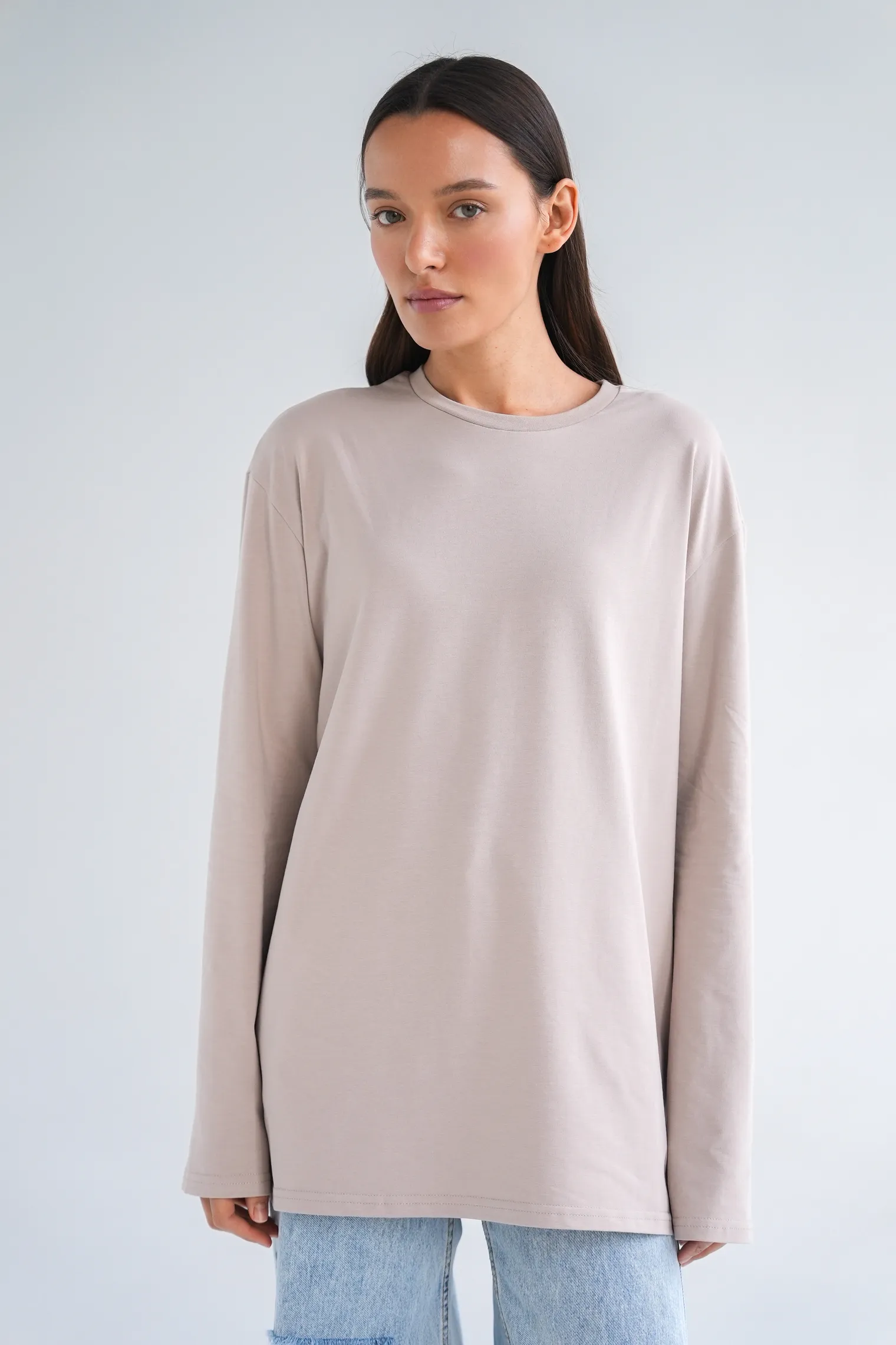 Лонгслив свободного кроя бежевого цвета фото 9