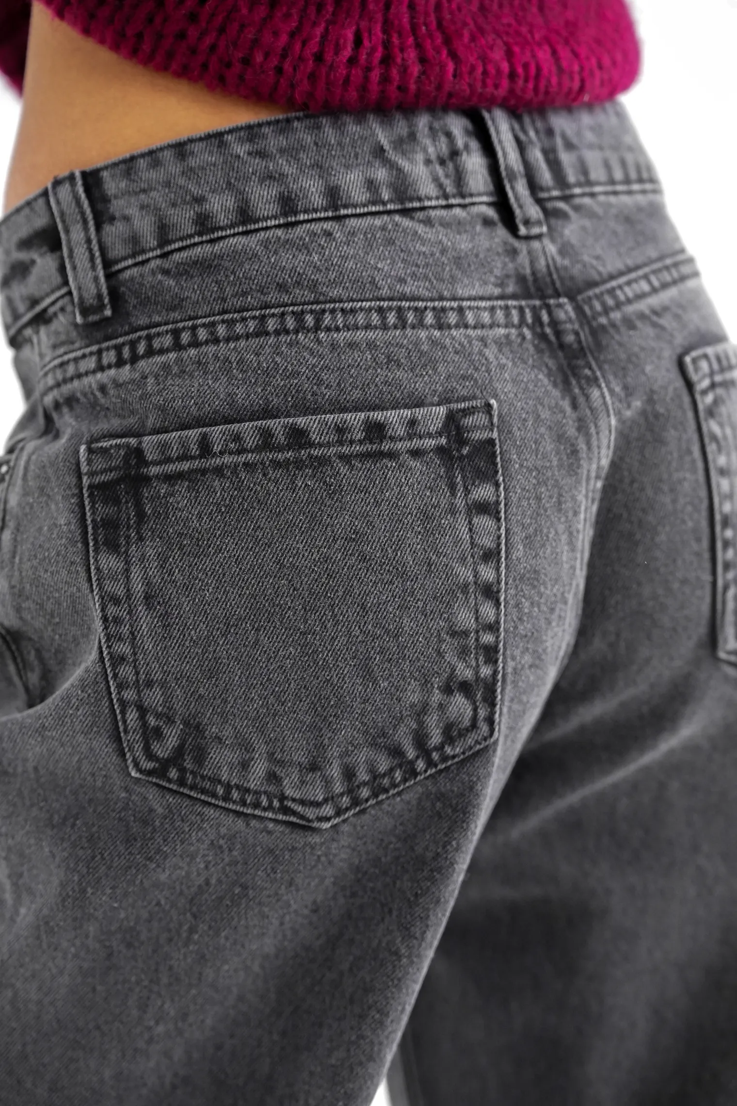 Джинсы широкого кроя с завышенной талией графитового цвета фото 8