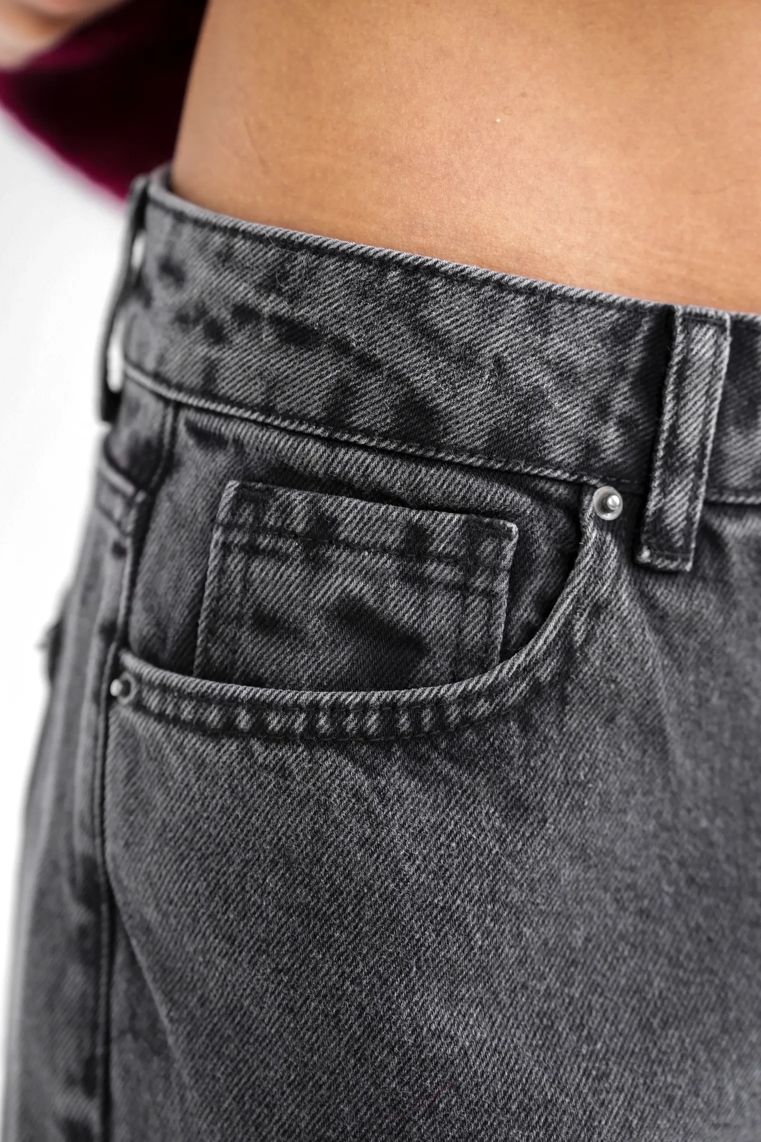 Джинсы широкого кроя с завышенной талией графитового цвета фото 3