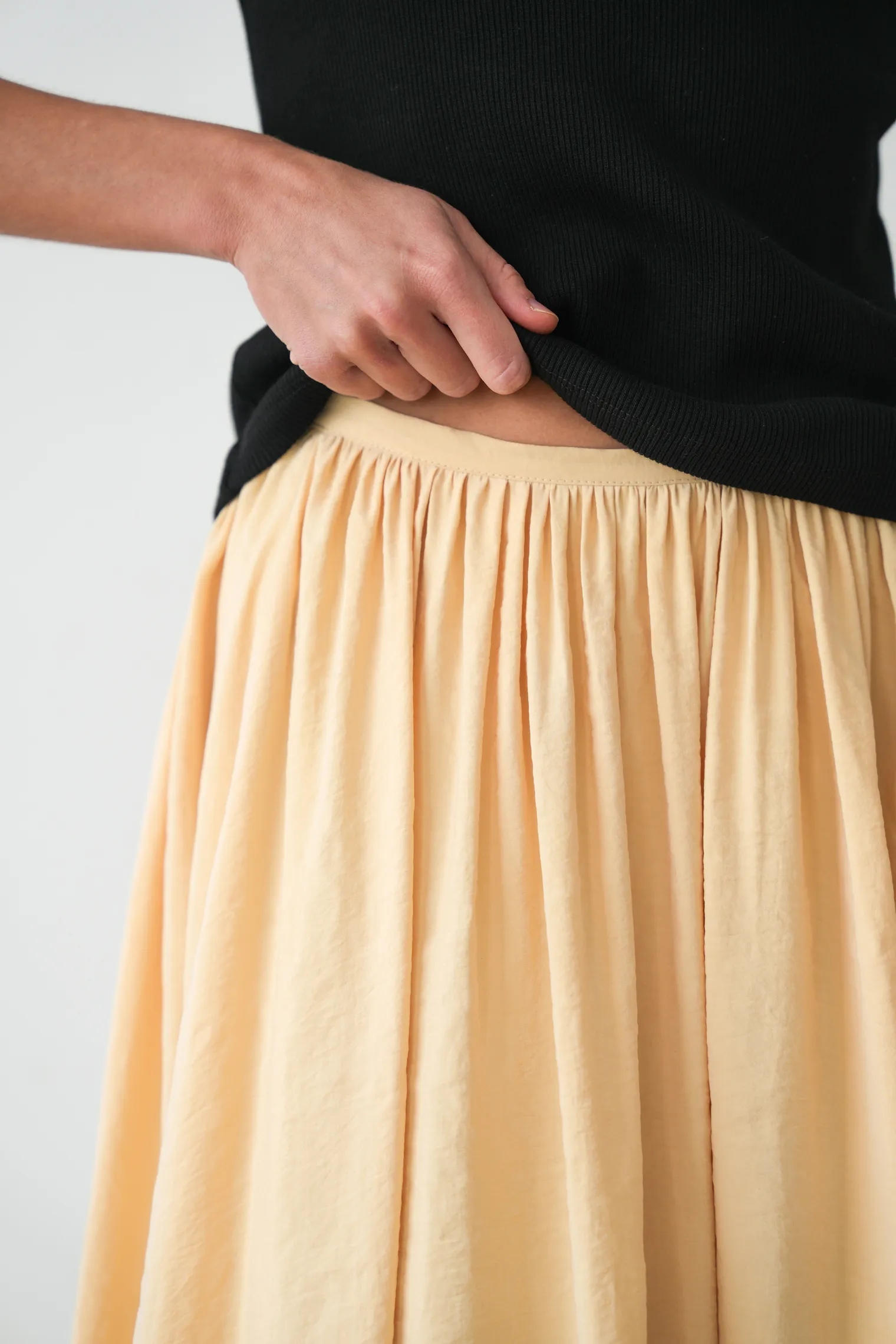 Юбка миди соломенного цвета фото 2