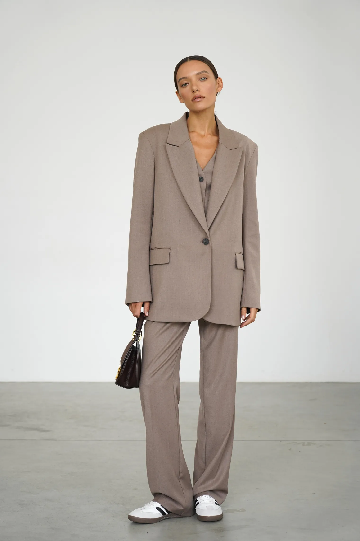 Брюки с завышенной талией прямого кроя цвета мускатный орех фото 1