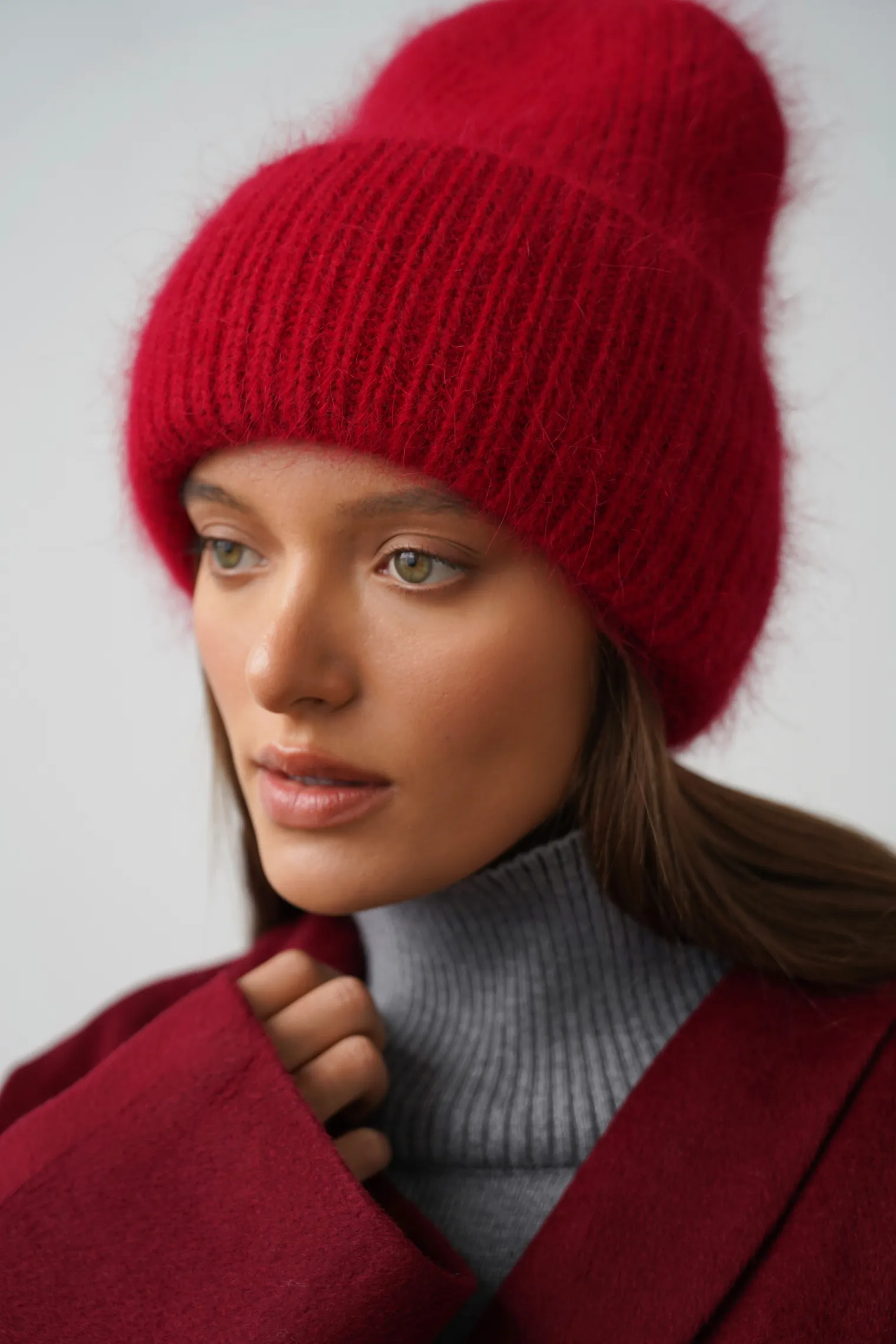 Шапка из ангоры винного цвета фото 3