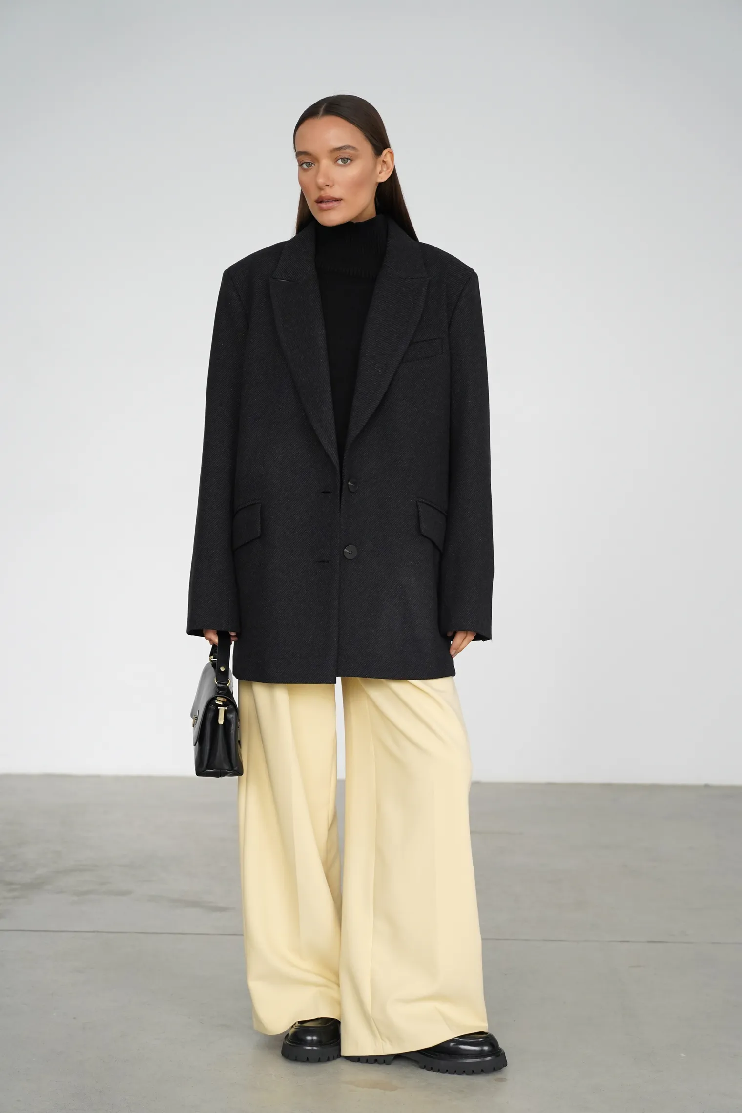 Джемпер мелкой вязки с высоким воротником чёрного цвета фото 7