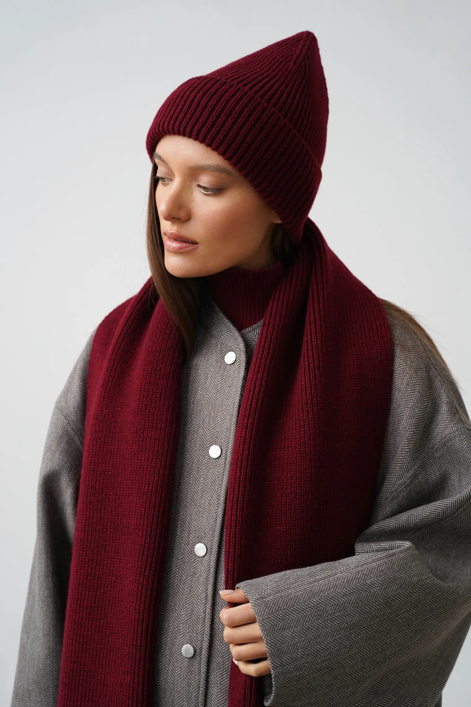 Шарф из шерсти мериноса бордового цвета фото 4