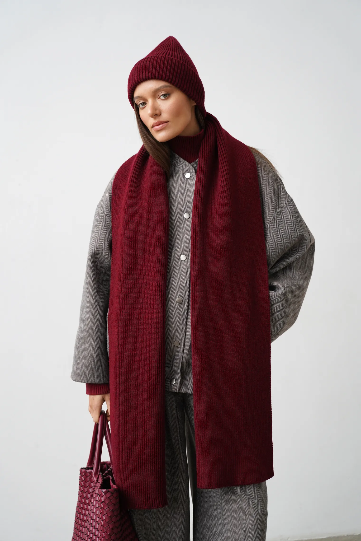 Шарф из шерсти мериноса бордового цвета фото 3