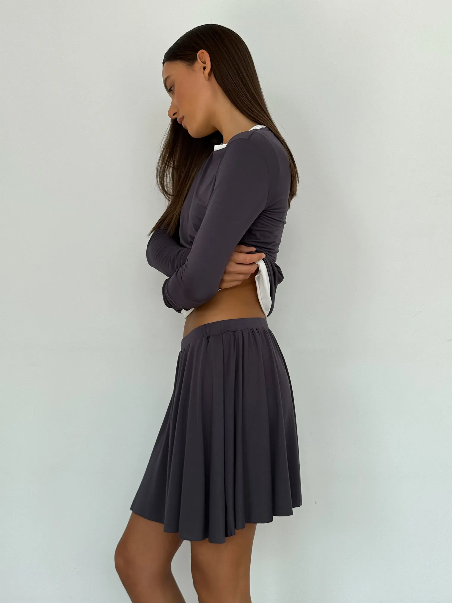 Лонгслив с удлинённым рукавом графитового цвета фото 6