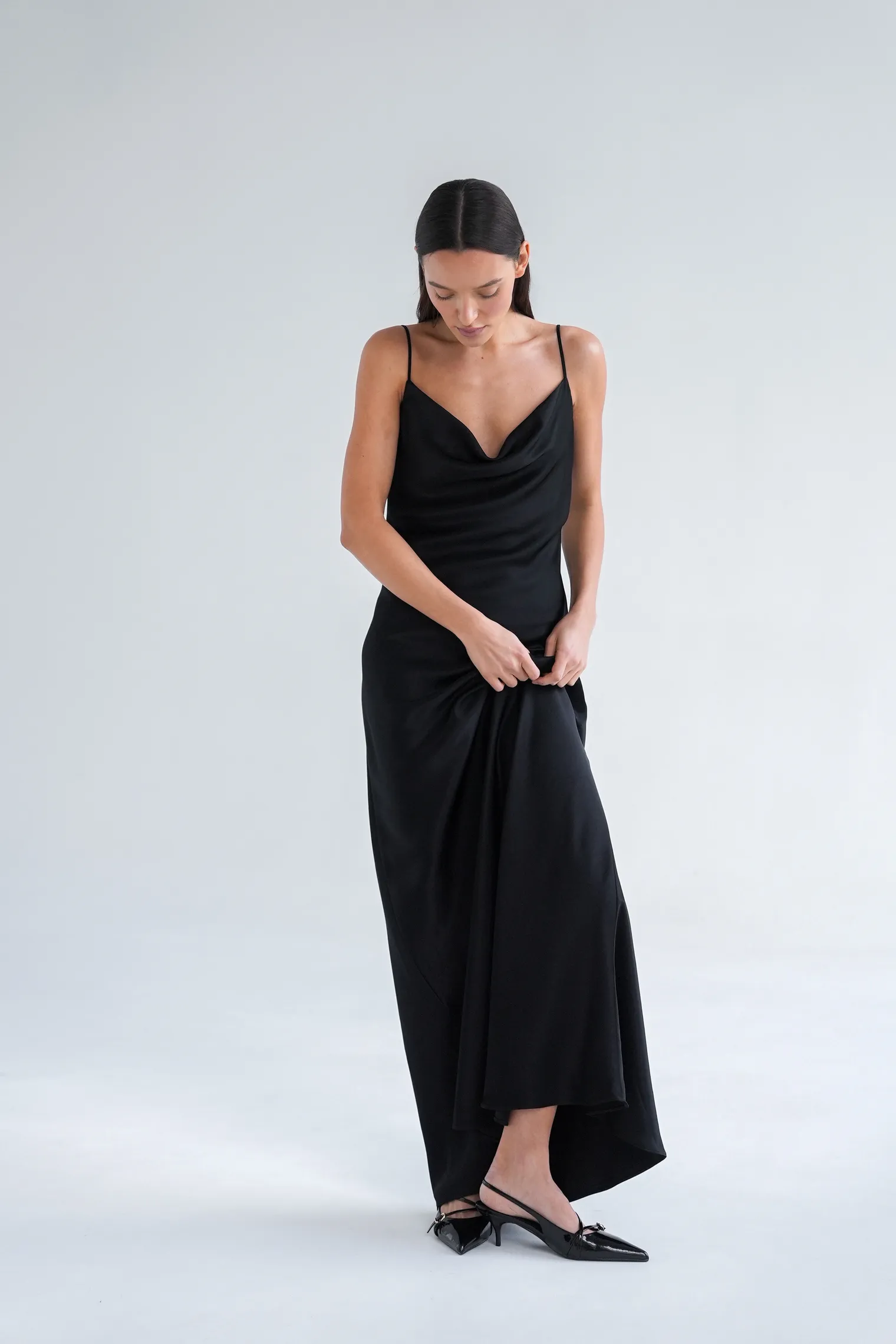 Платье-комбинация из струящейся ткани чёрного цвета фото 8