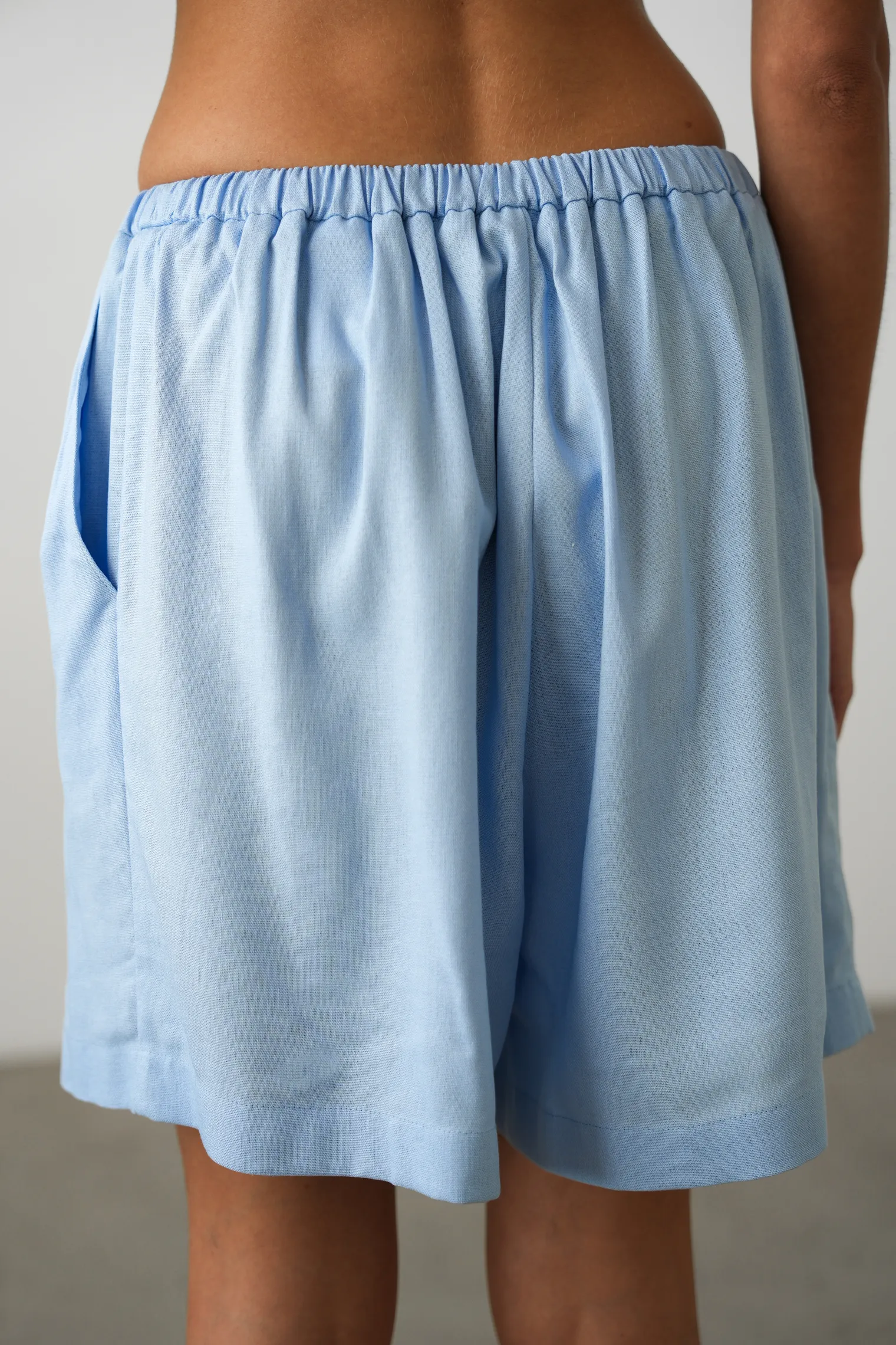 Шорты изо льна голубого цвета фото 7