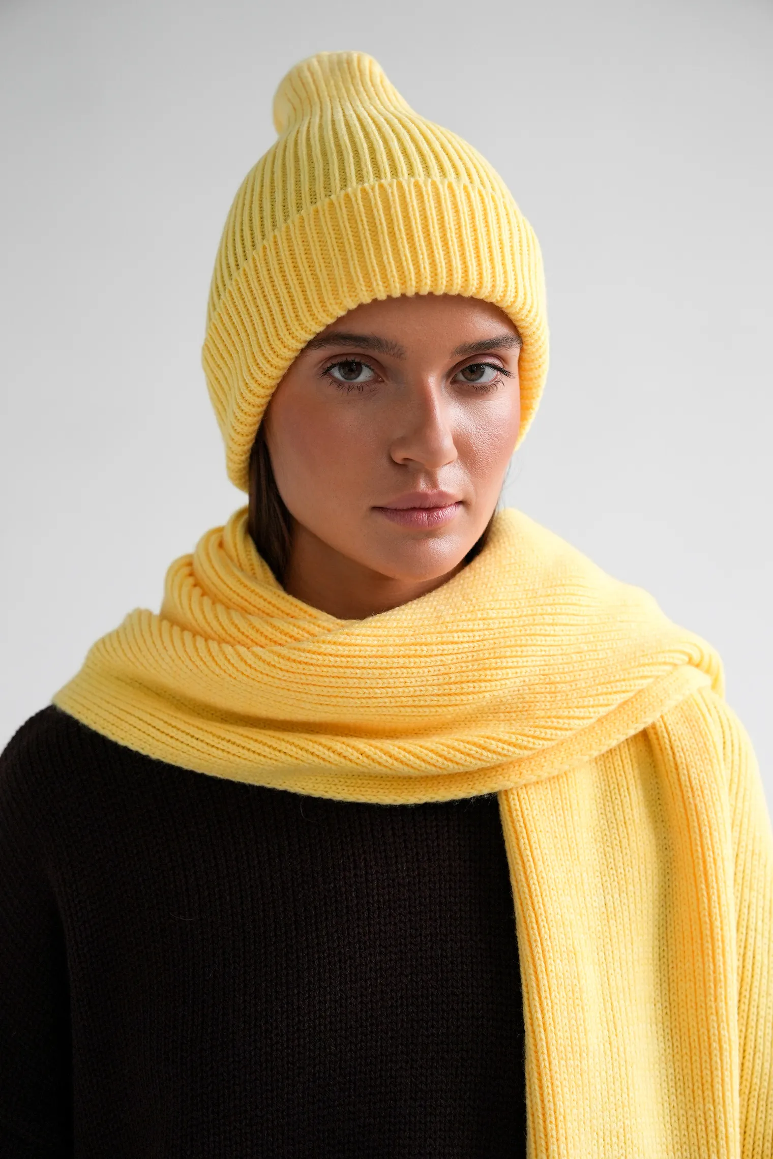 Шарф из шерсти мериноса сливочного цвета фото 3