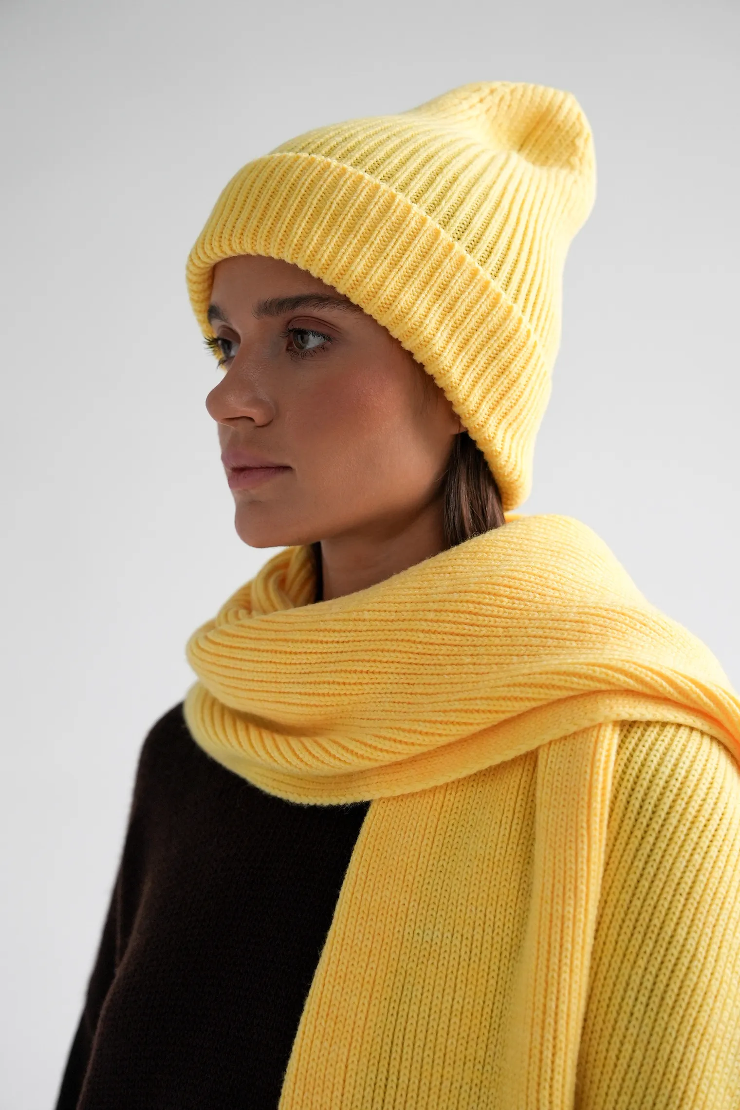 Шарф из шерсти мериноса сливочного цвета фото 2