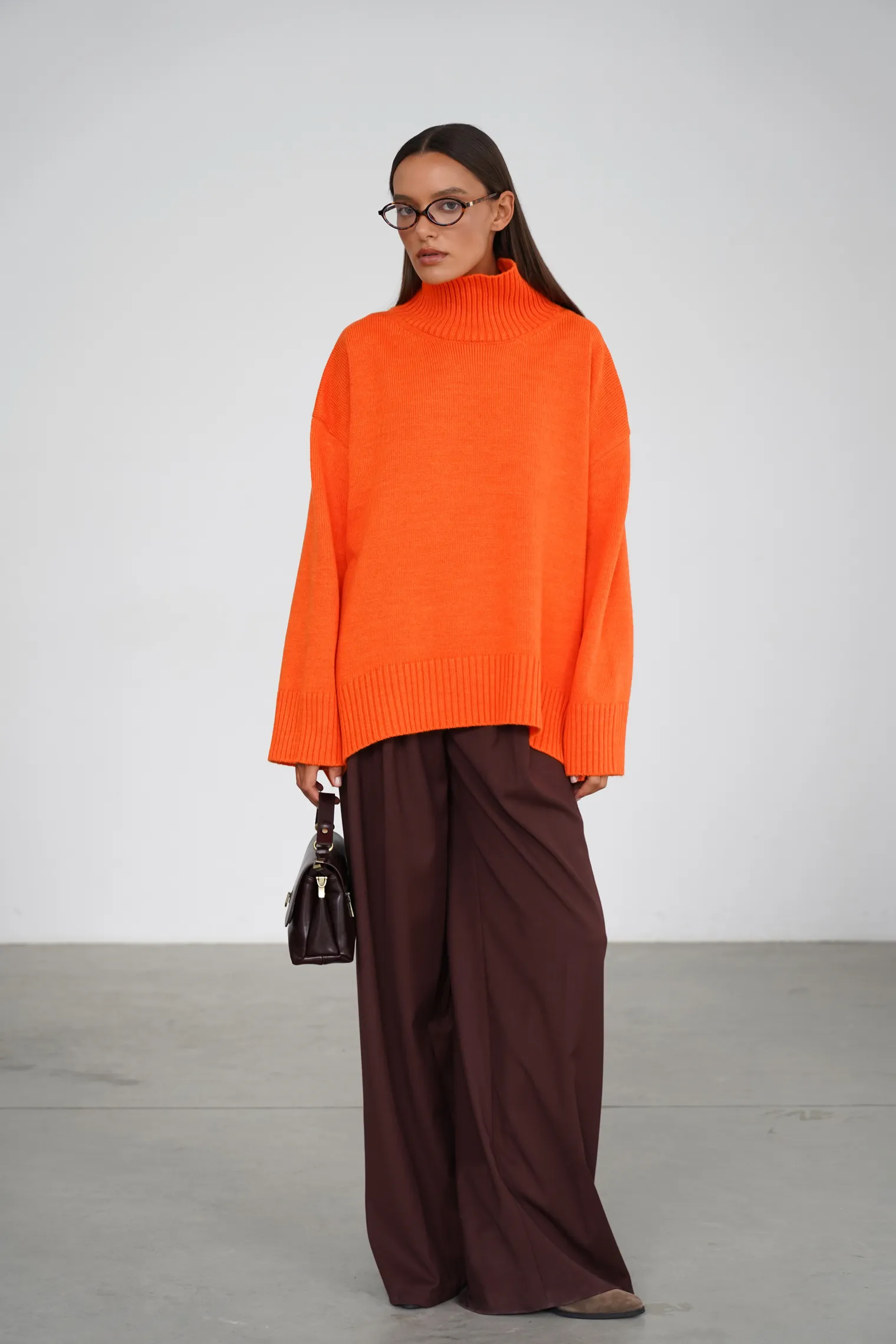 Джемпер мелкой вязки с высоким воротником ярко-оранжевого цвета фото 7