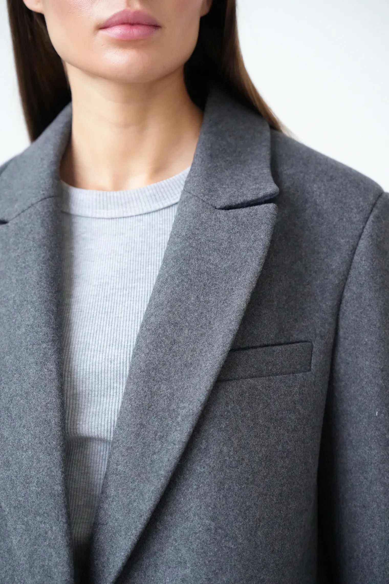 Пальто-жакет однобортное графитового цвета фото 2