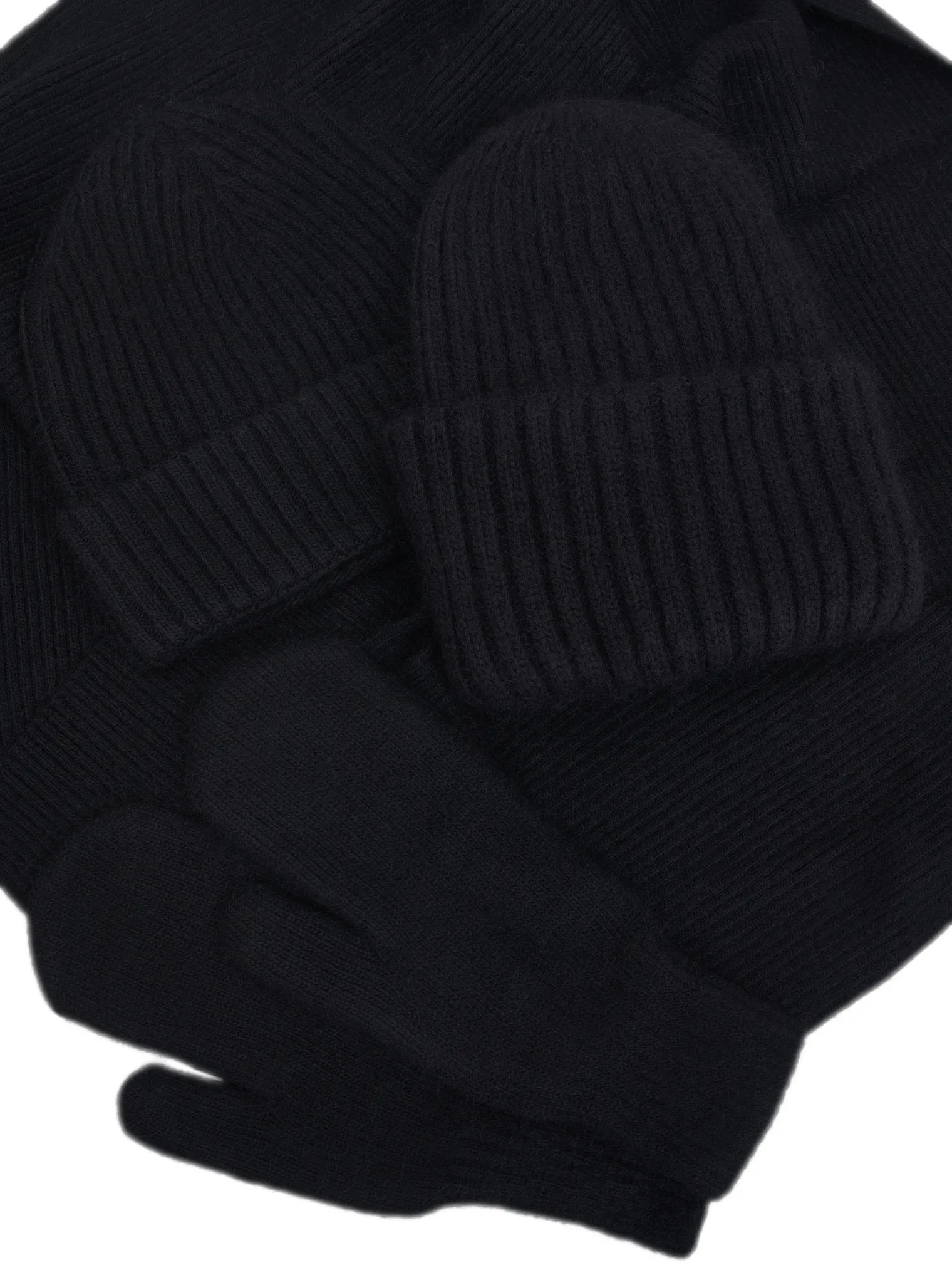 Шапка из ангоры двуслойная чёрного цвета фото 3