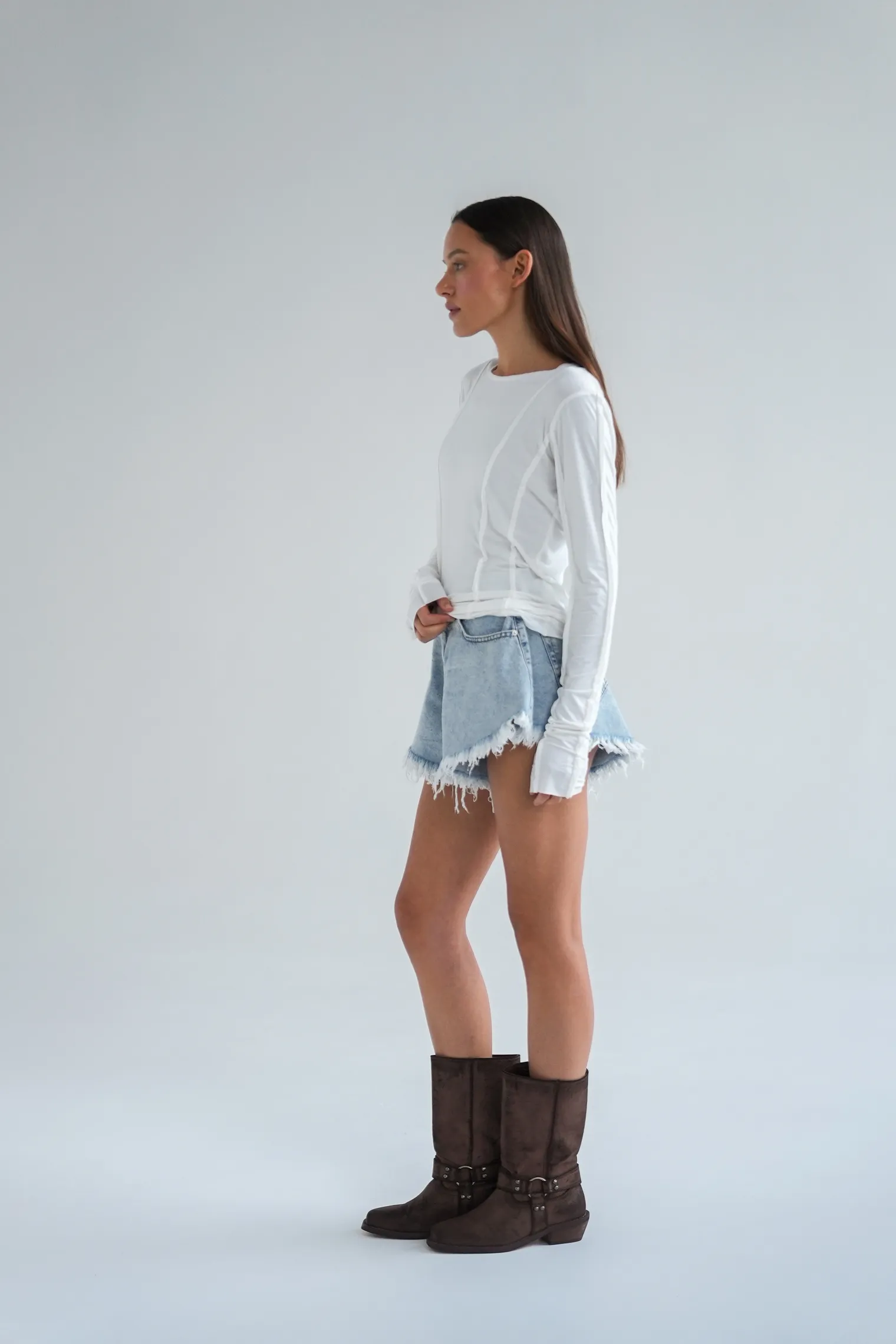 Лонгслив с удлинённым рукавом молочного цвета фото 4