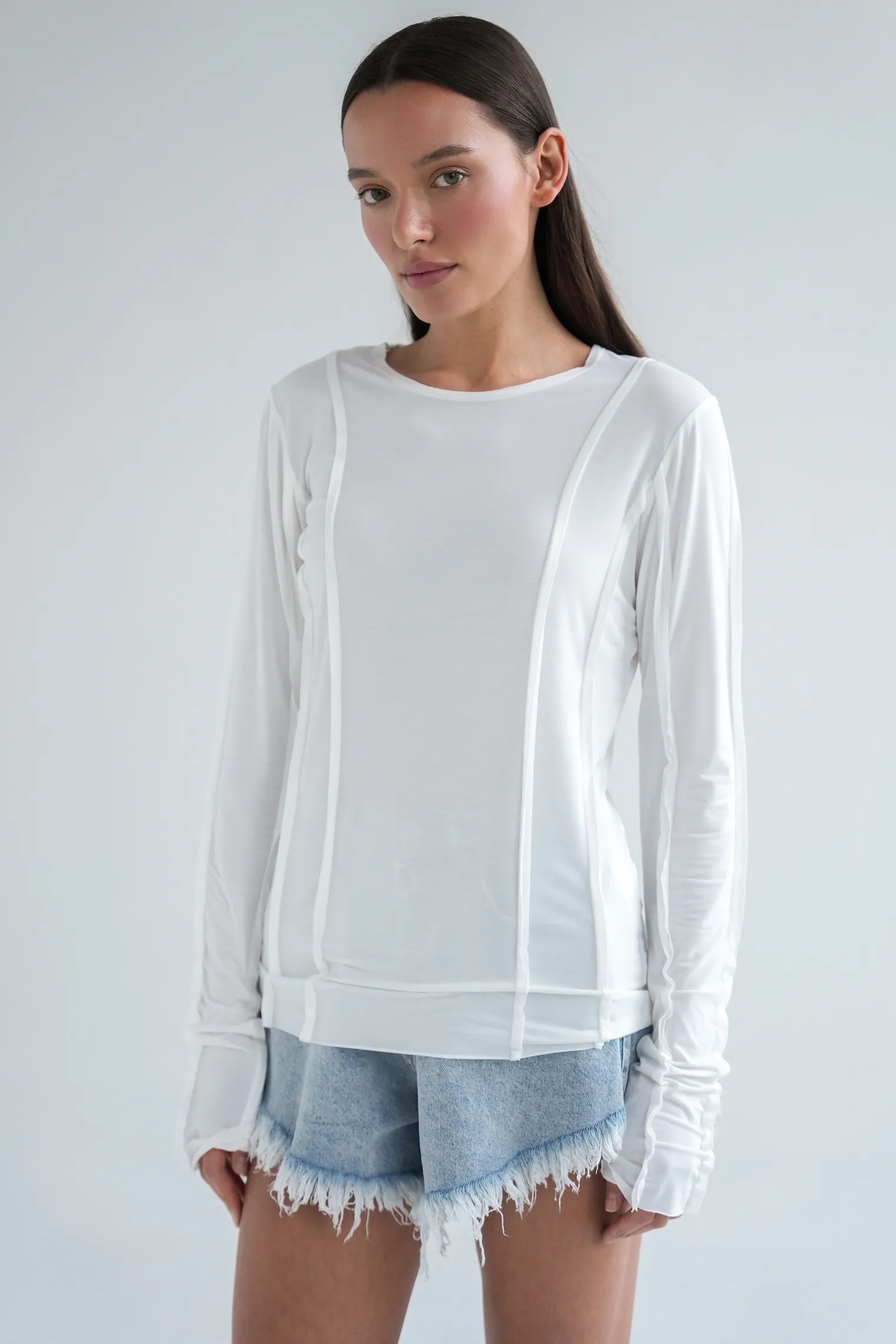 Лонгслив с удлинённым рукавом молочного цвета фото 5
