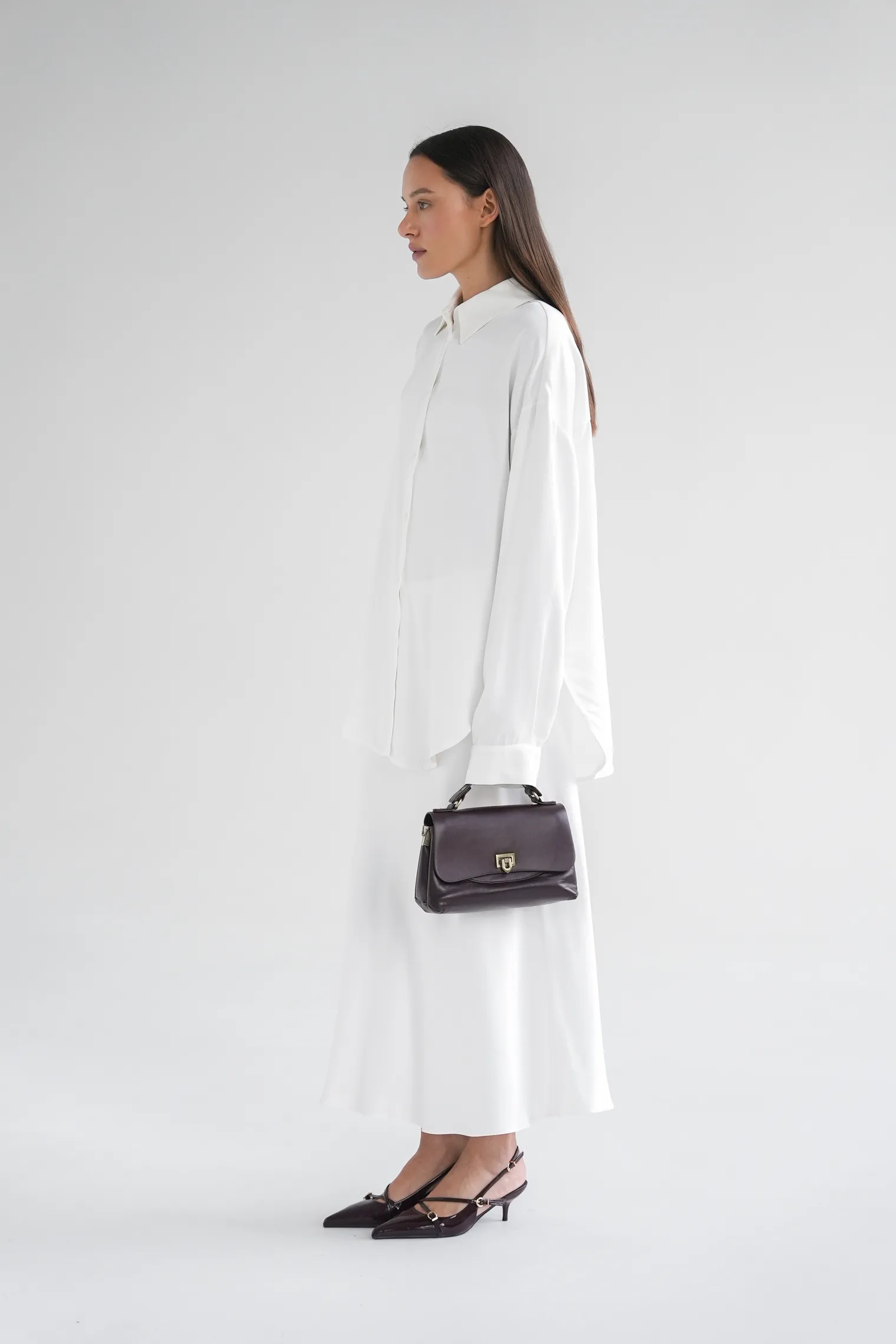 Рубашка свободного кроя с длинным рукавом белого цвета фото 5