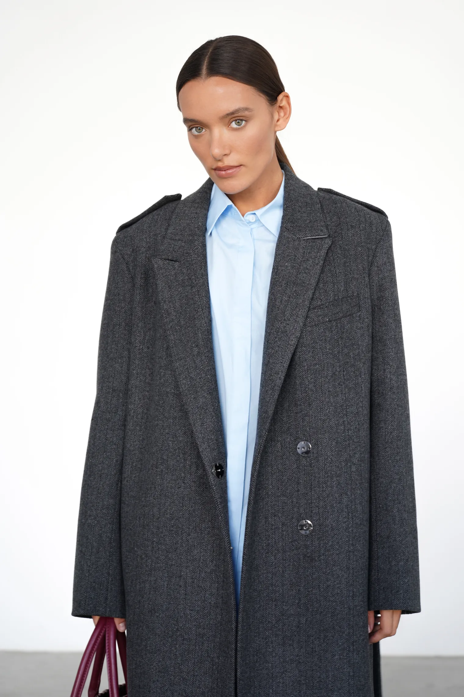 Пальто двубортное с втачным рукавом с поясом в цвете чёрный в ёлочку фото 7