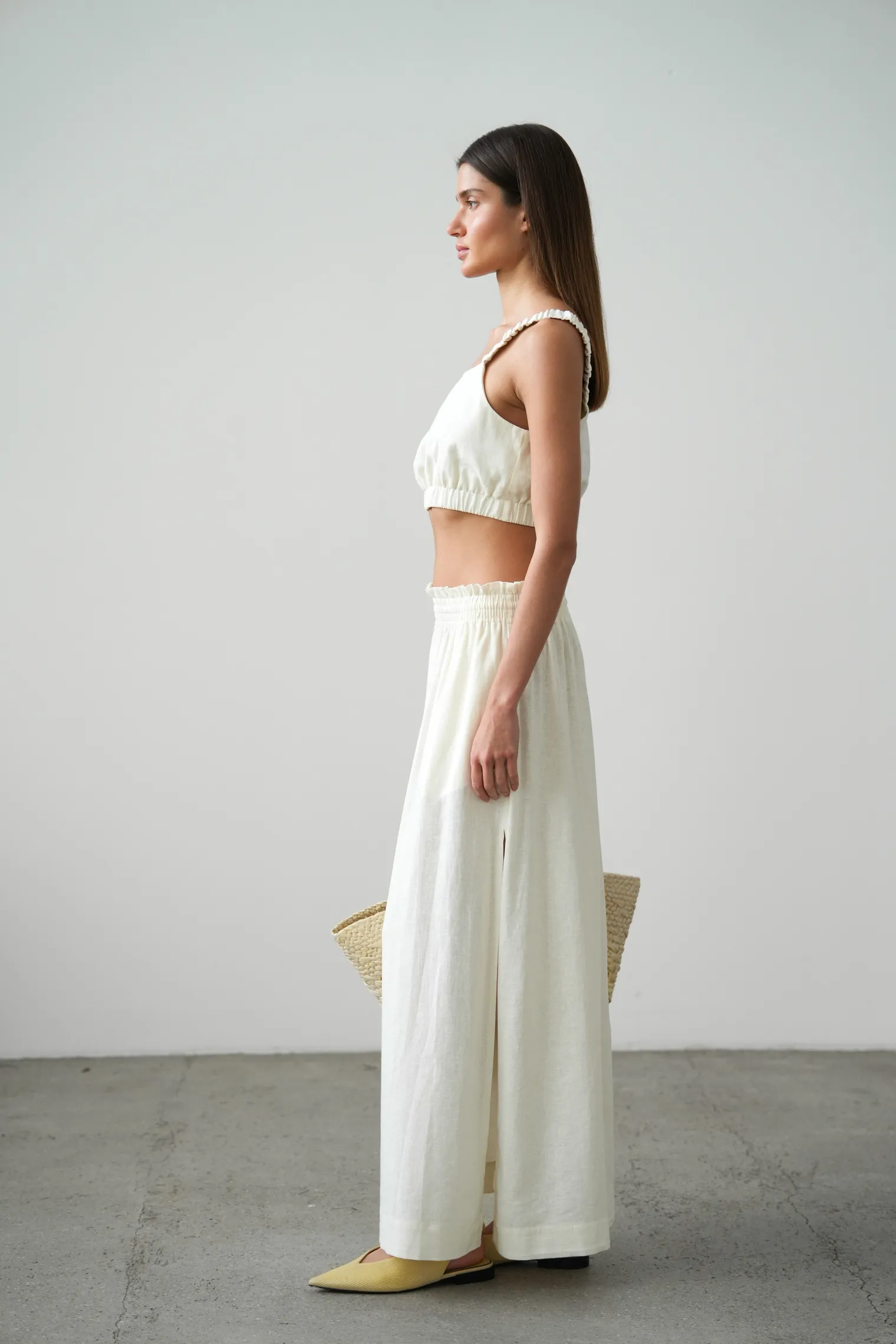 Юбка широкого кроя с разрезами цвета тофу фото 6