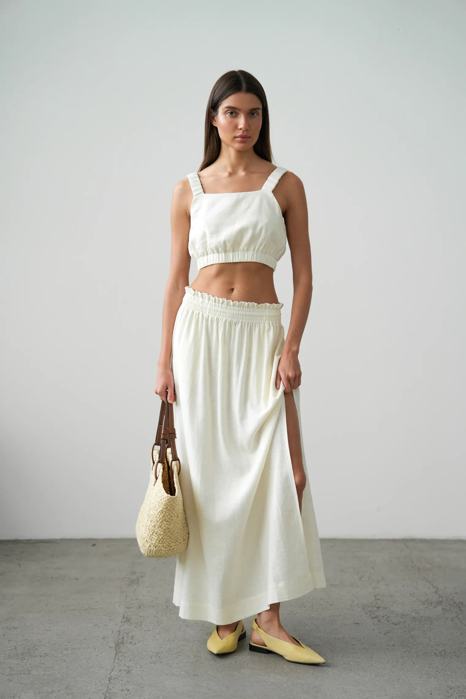 Юбка широкого кроя с разрезами цвета тофу фото 3