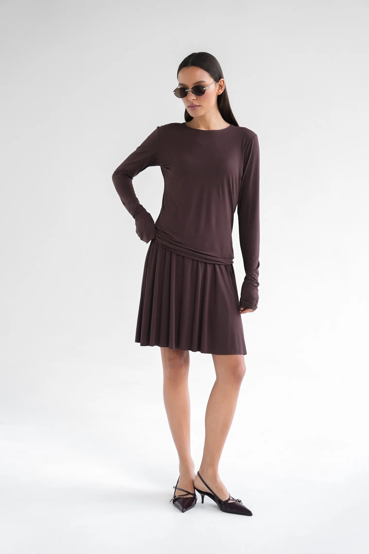 Лонгслив с удлинённым рукавом цвета горький шоколад фото 4