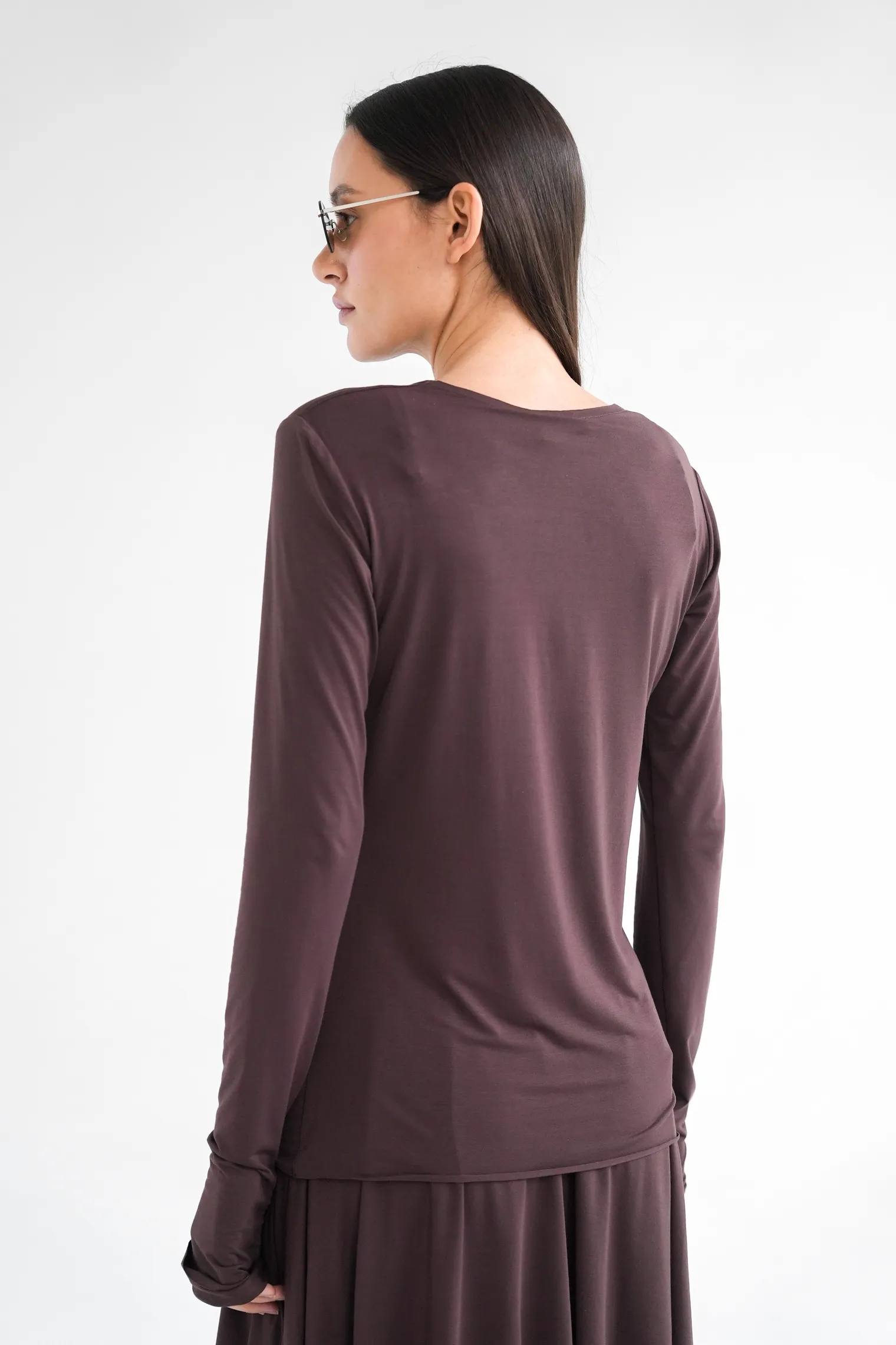 Лонгслив с удлинённым рукавом цвета горький шоколад фото 3