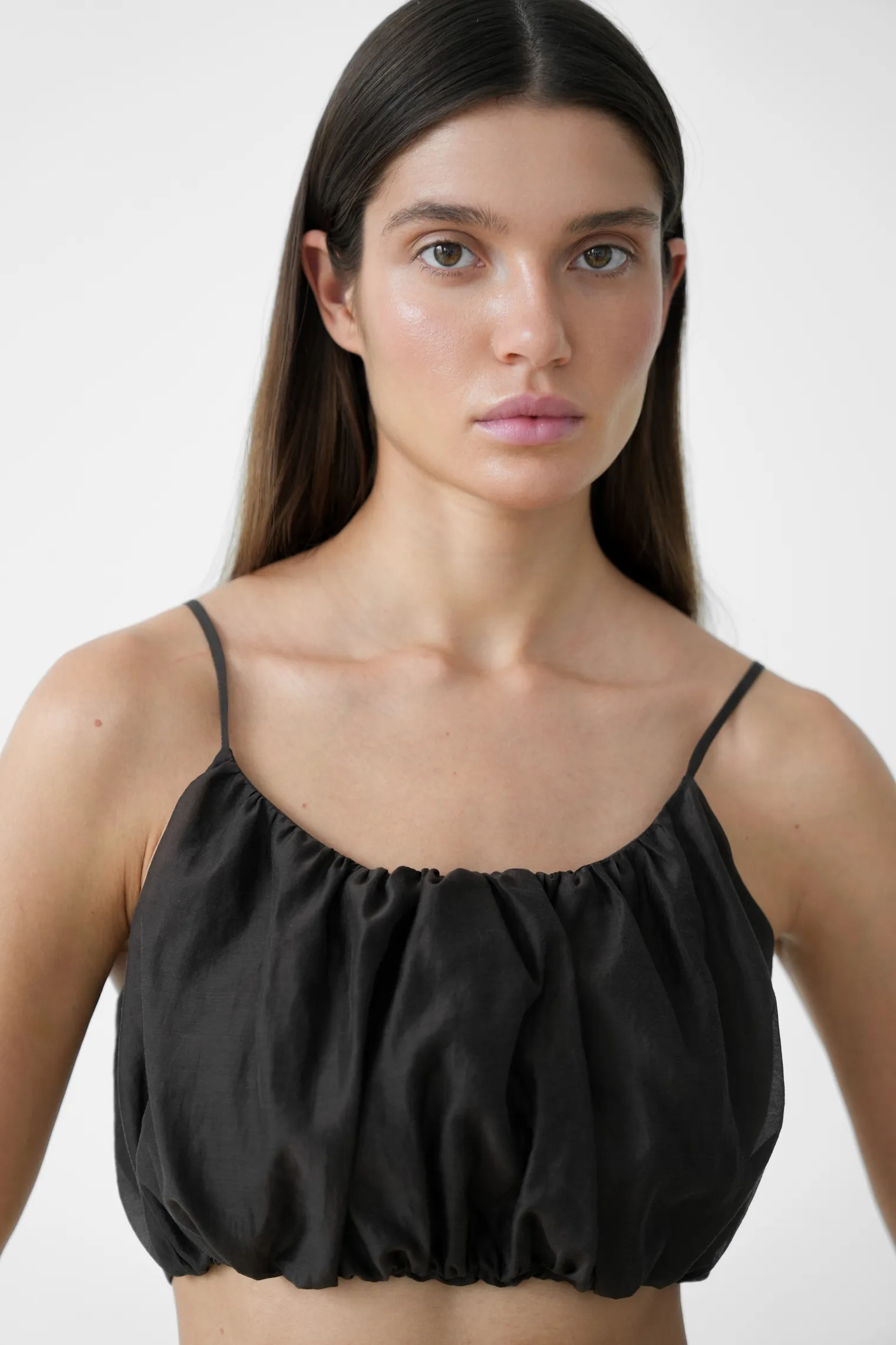 Топ укороченный из прозрачной ткани цвета горький шоколад фото 1