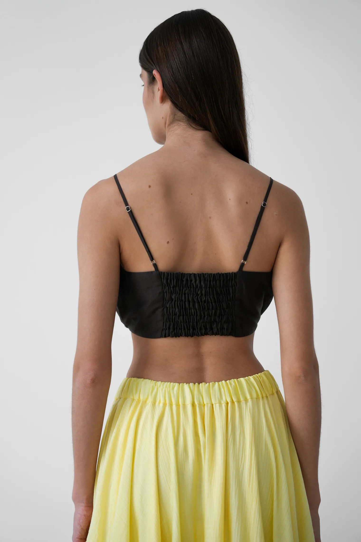 Топ укороченный из прозрачной ткани цвета горький шоколад фото 4