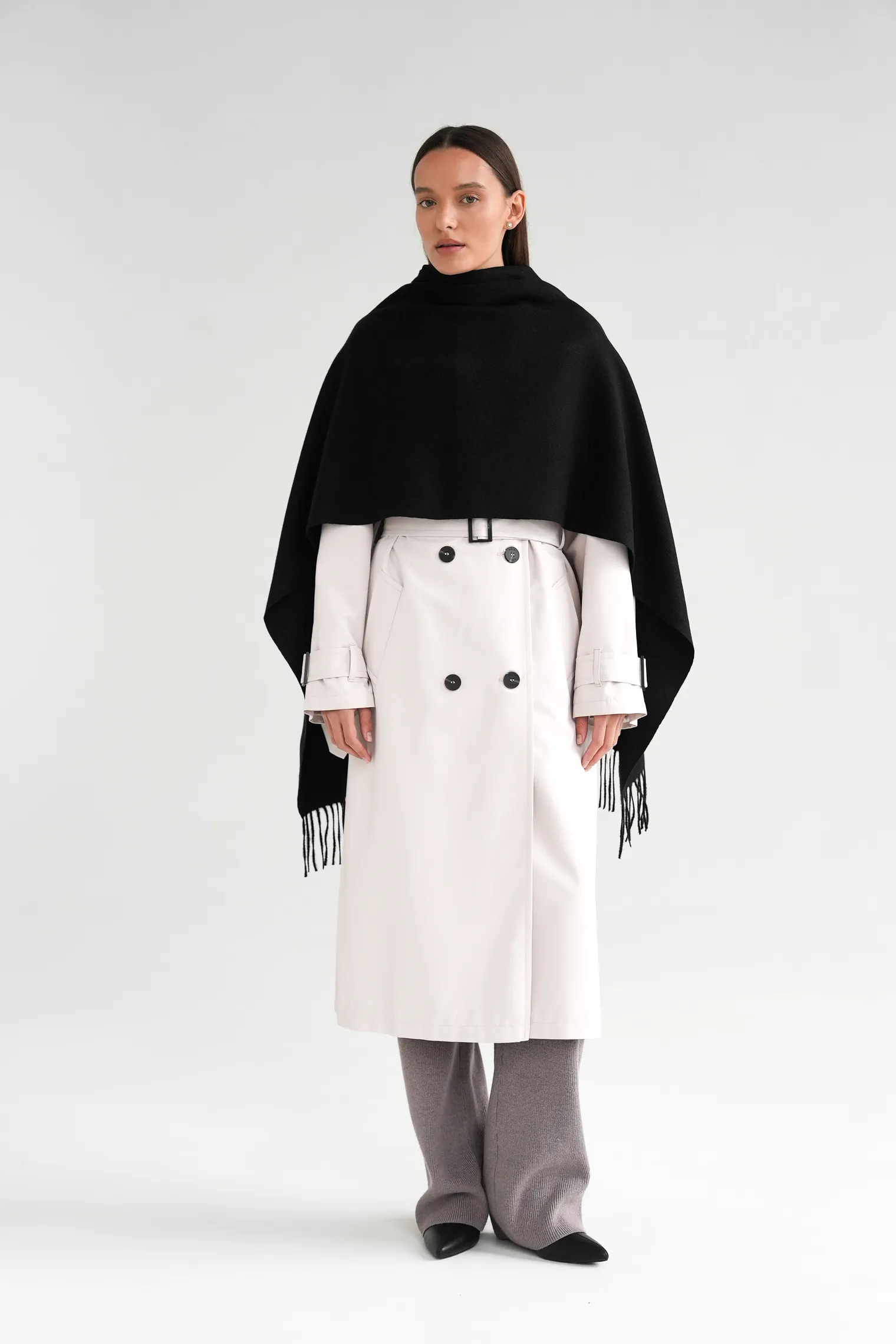 Палантин однотонный из вискозы чёрного цвета фото 5