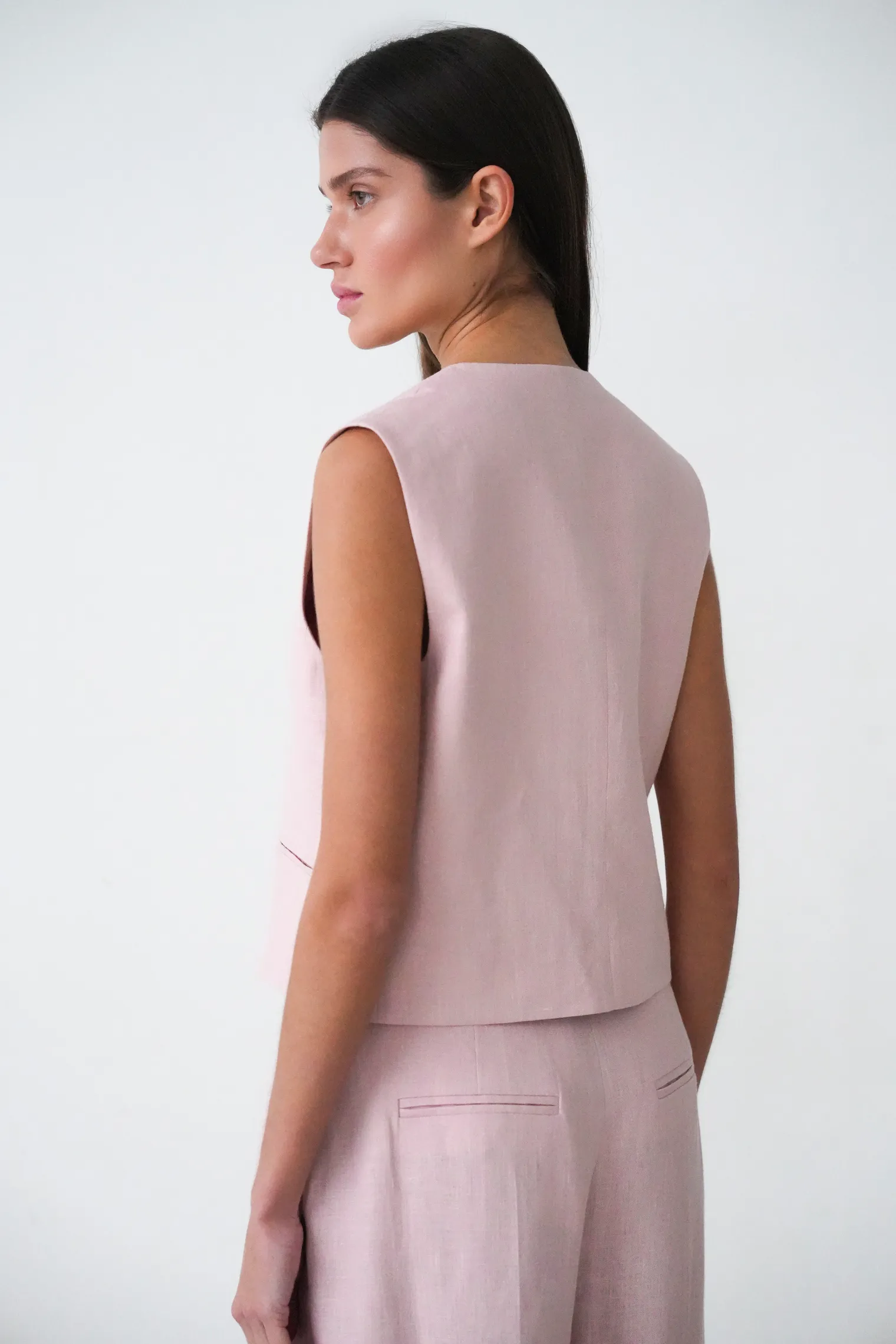 Однобортный жилет с пуговицами изо льна пыльно-розового цвета фото 4