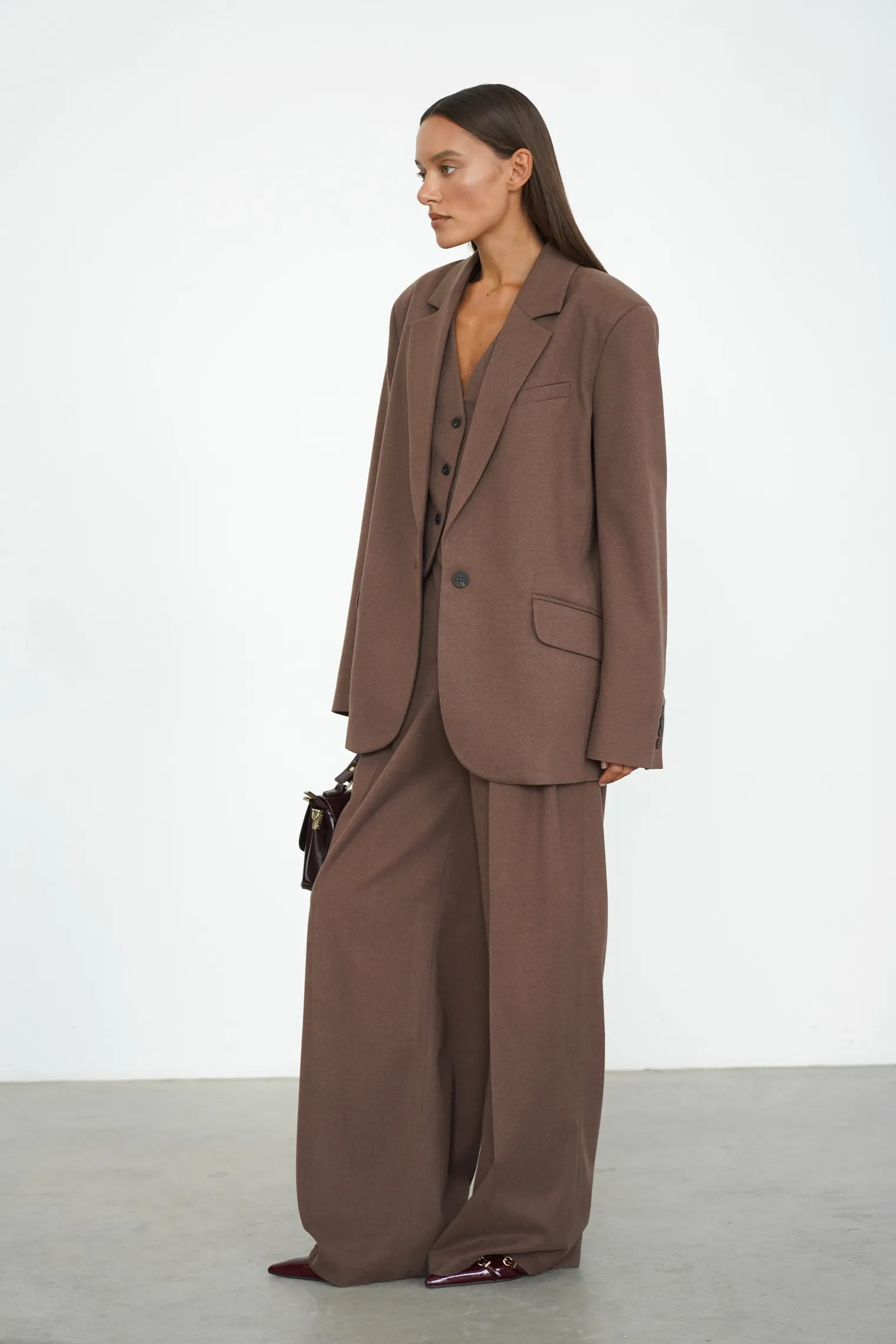 Однобортный жакет свободного кроя с карманами шоколадного цвета фото 3