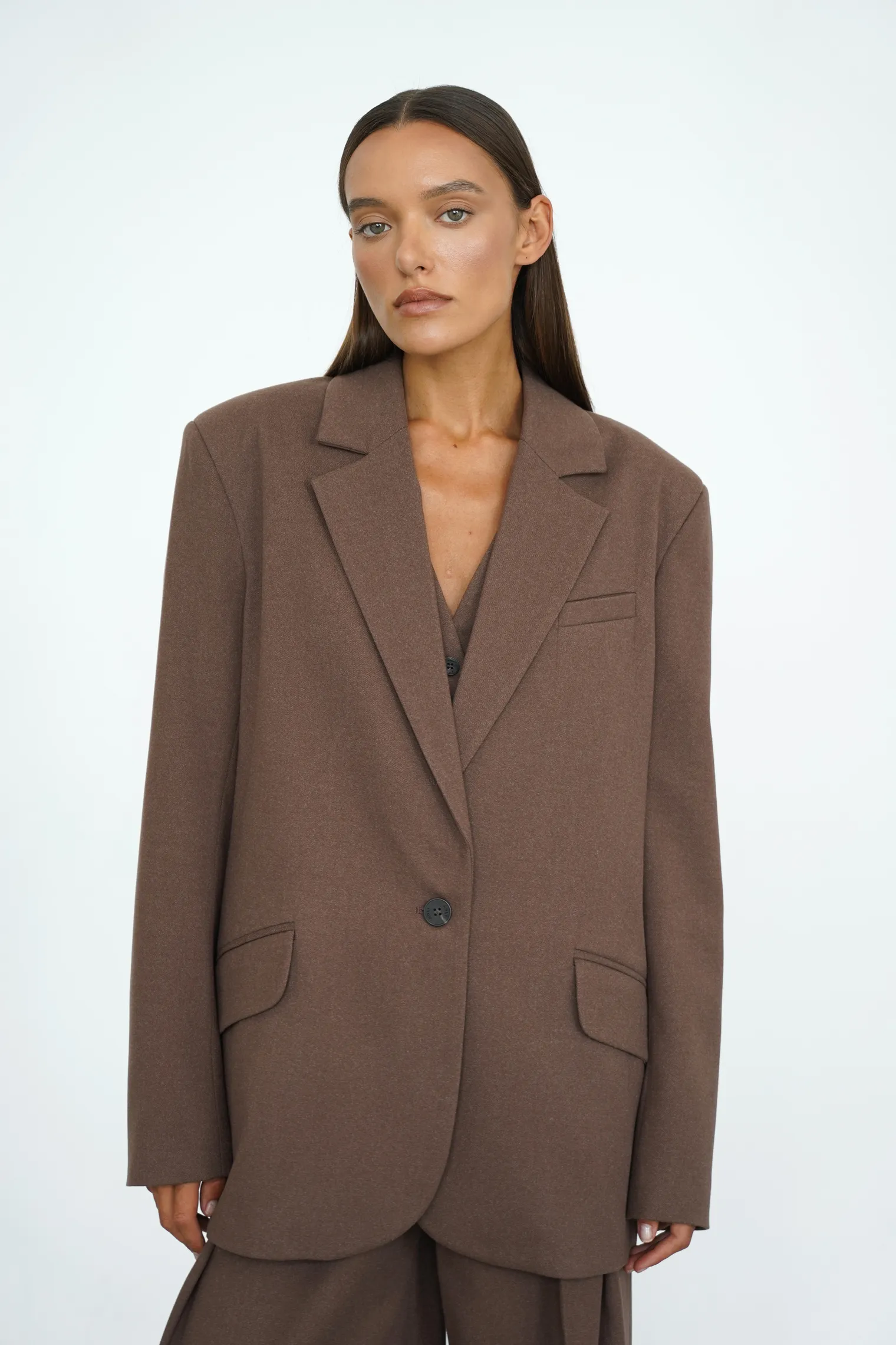 Однобортный жакет свободного кроя с карманами шоколадного цвета фото 7