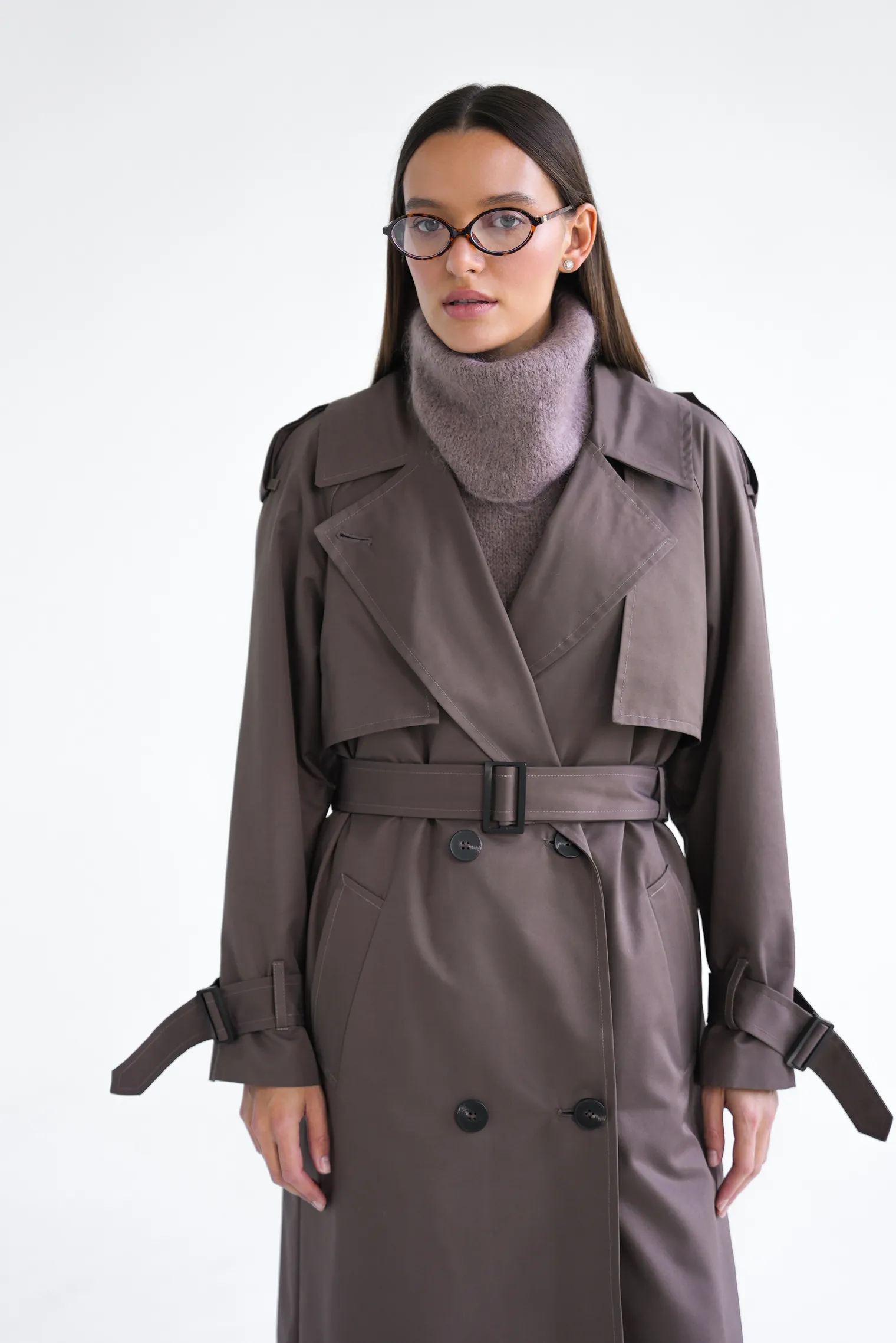 Двубортный тренч с поясом и рукавом реглан шоколадного цвета фото 7