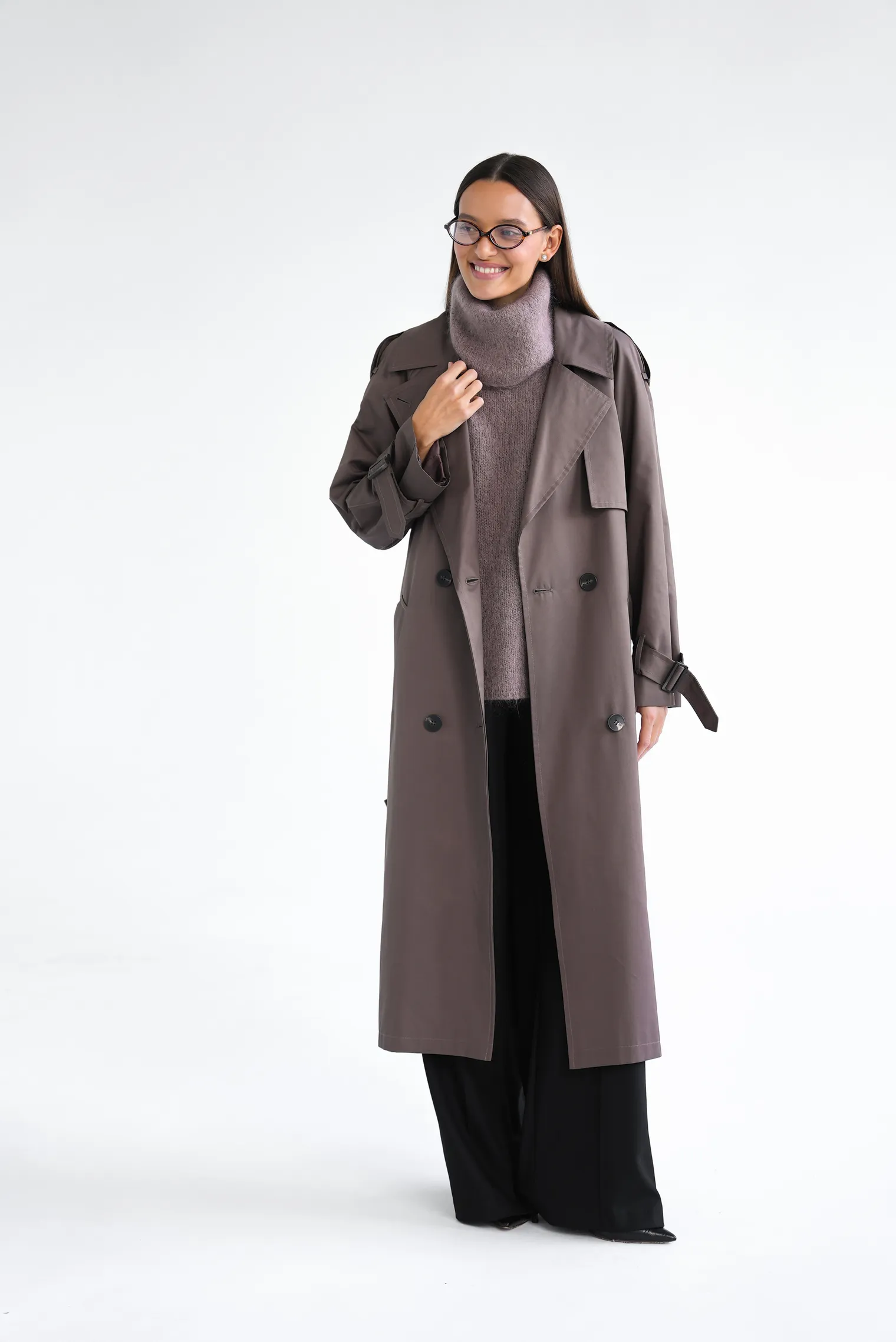 Двубортный тренч с поясом и рукавом реглан шоколадного цвета фото 3