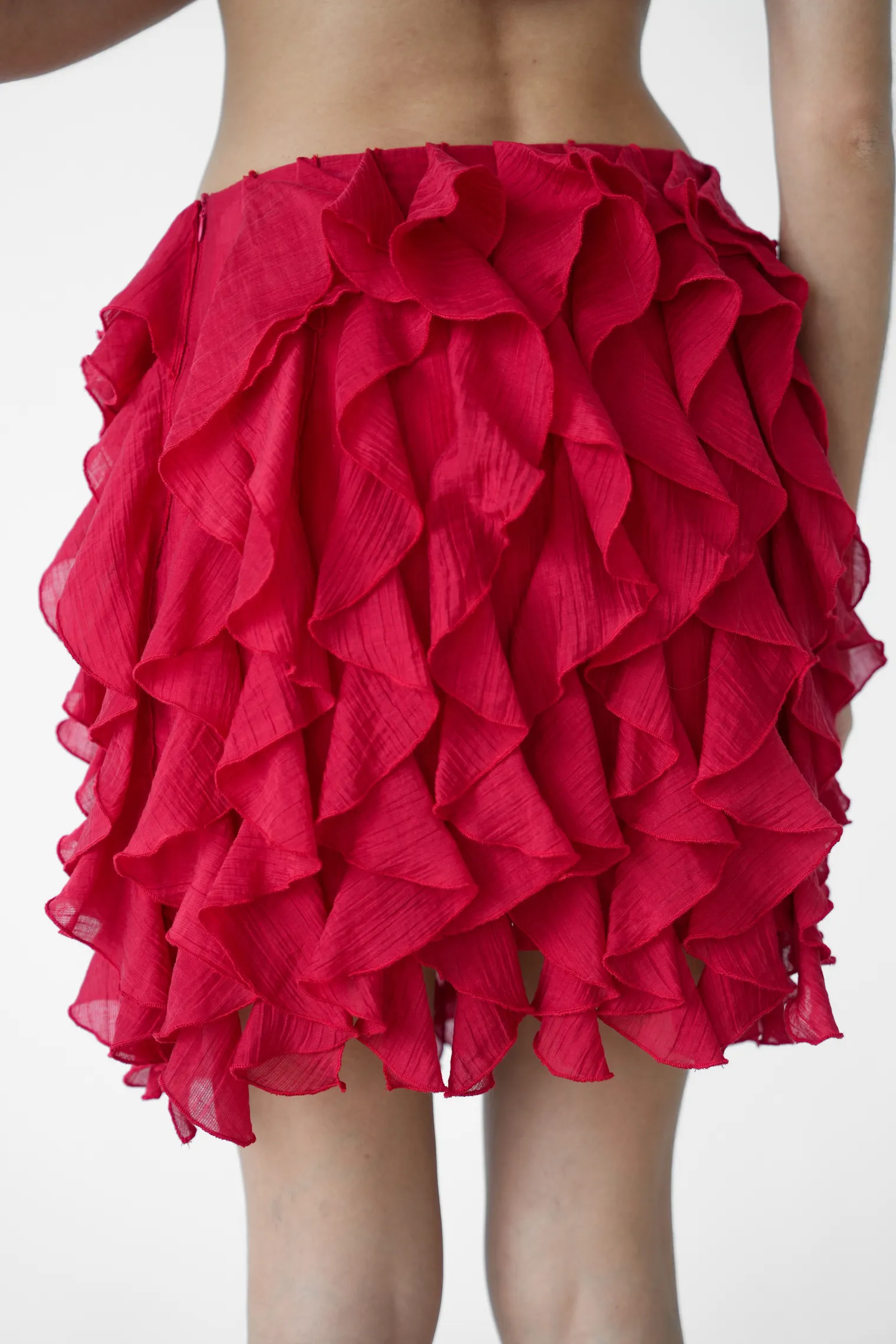 Юбка из жатой ткани красного цвета фото 4