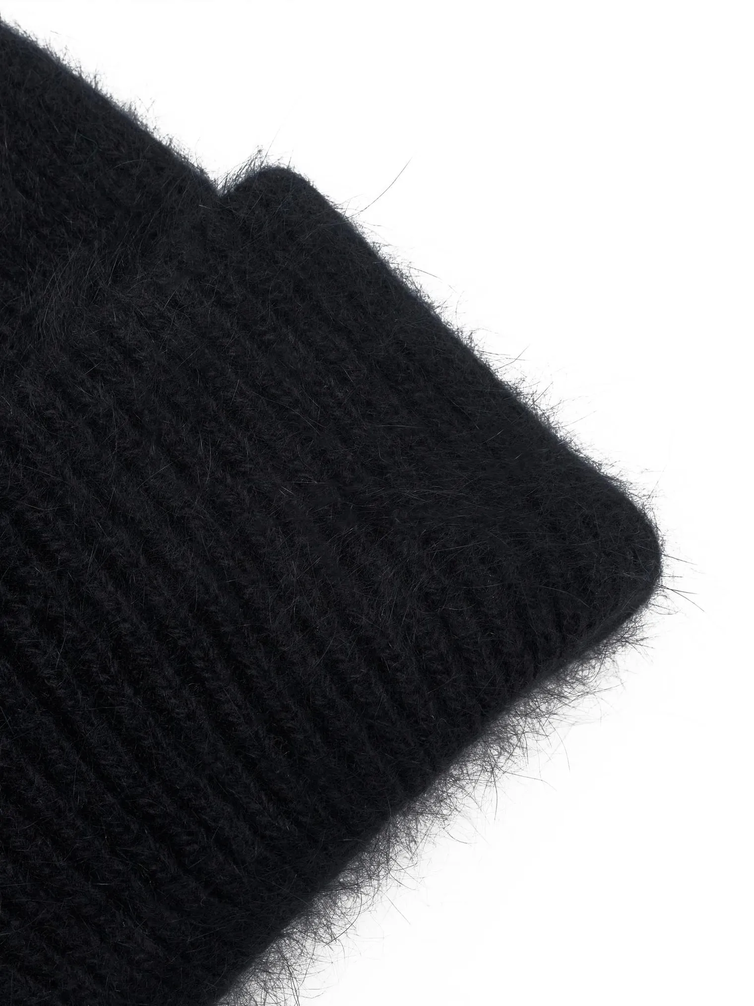 Шапка из ангоры чёрного цвета фото 2