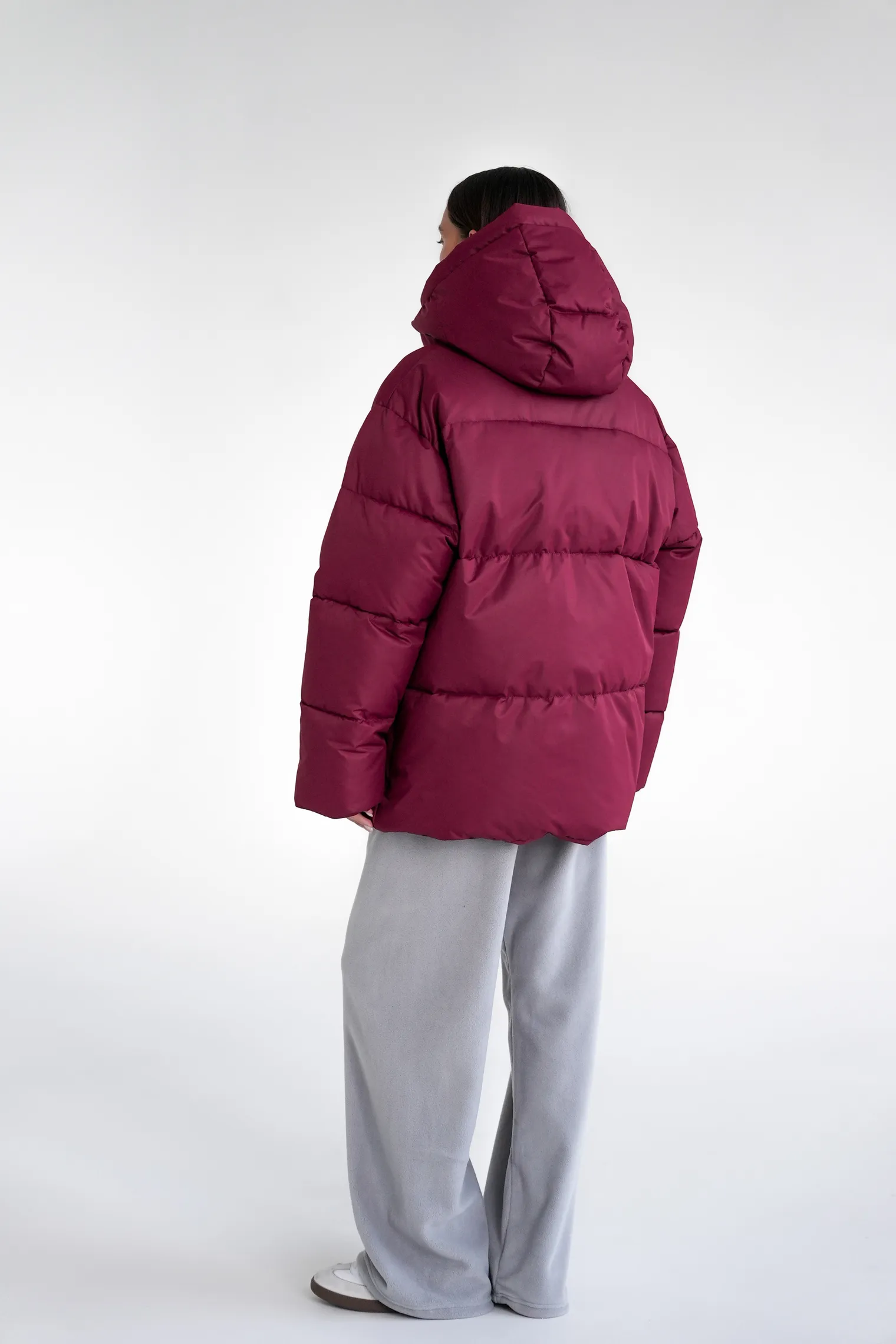 Пуховик стёганный с капюшоном бордового цвета фото 4